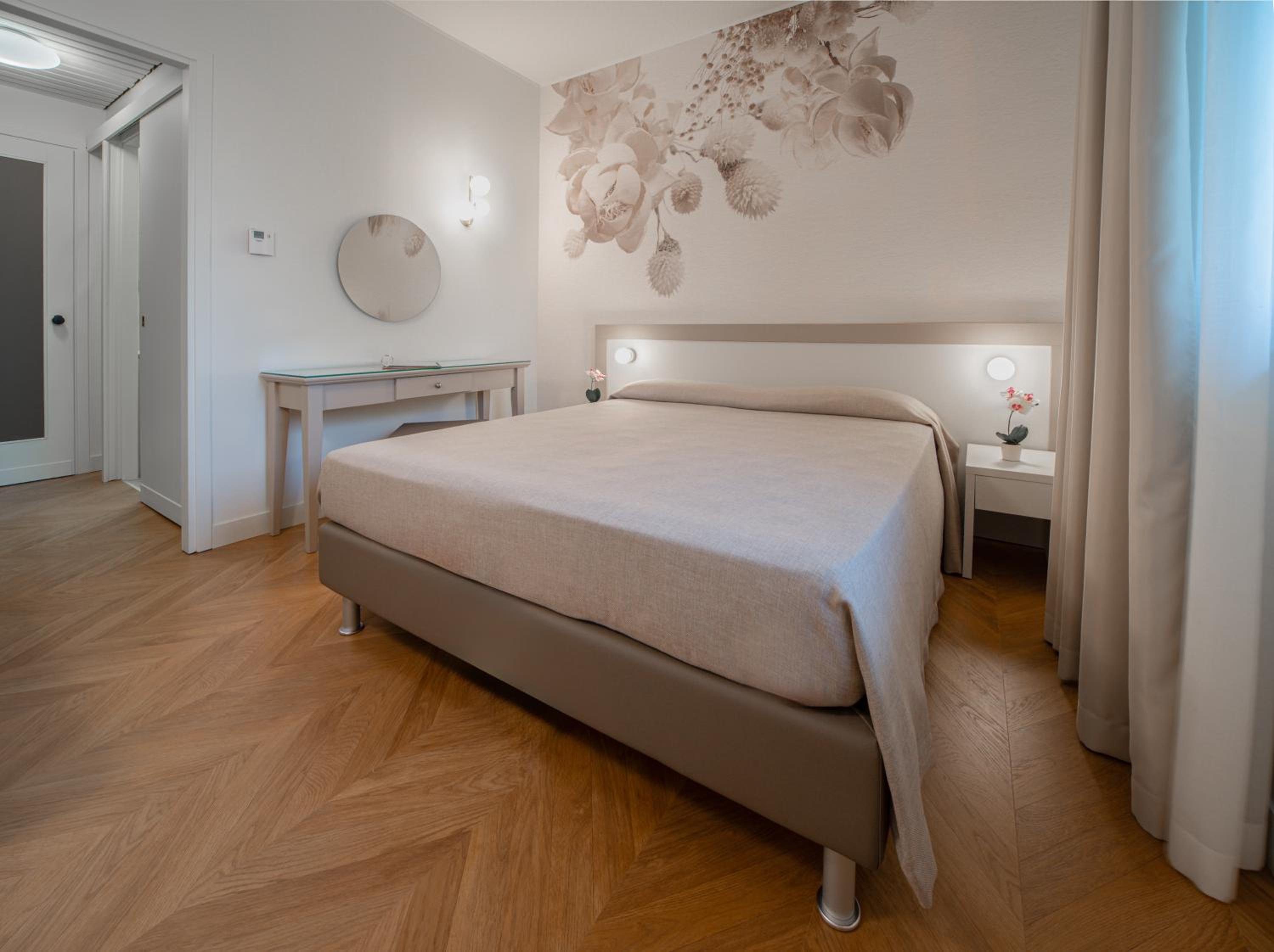 Standard Double Room - Photo 2