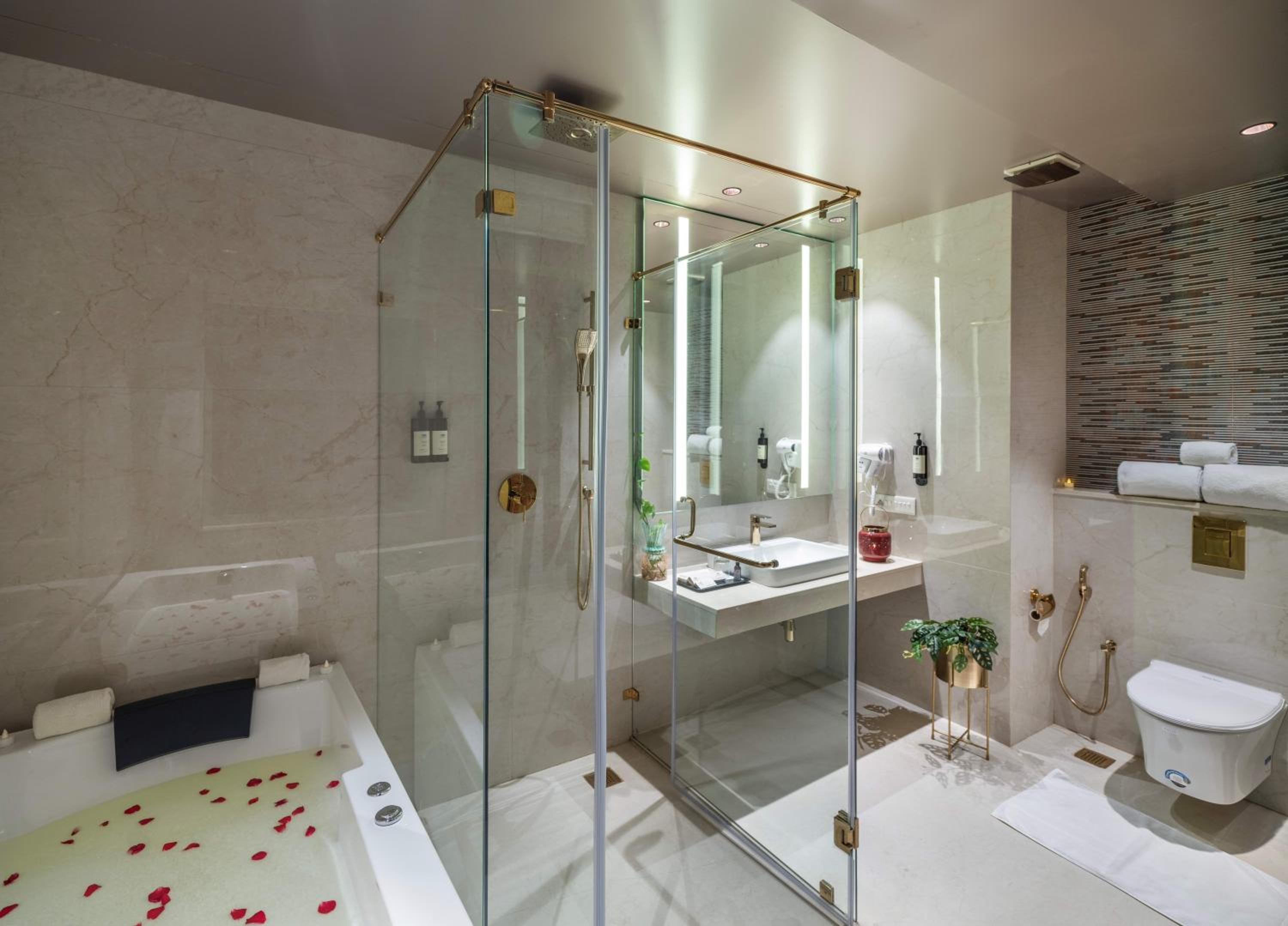 Room with Jacuzzi - Photo 3