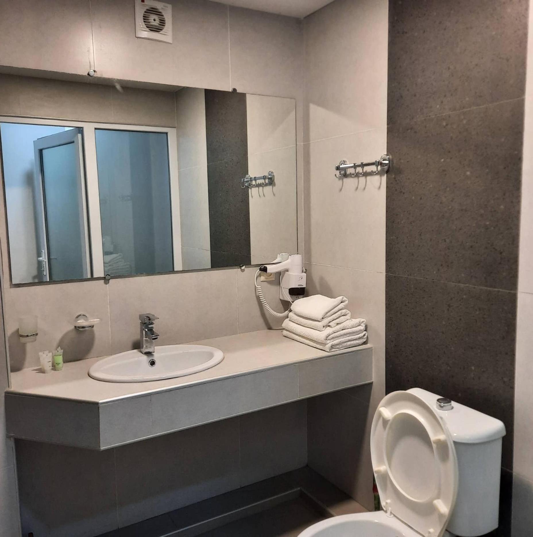 Standard Triple Room with Sea View - Photo 1
