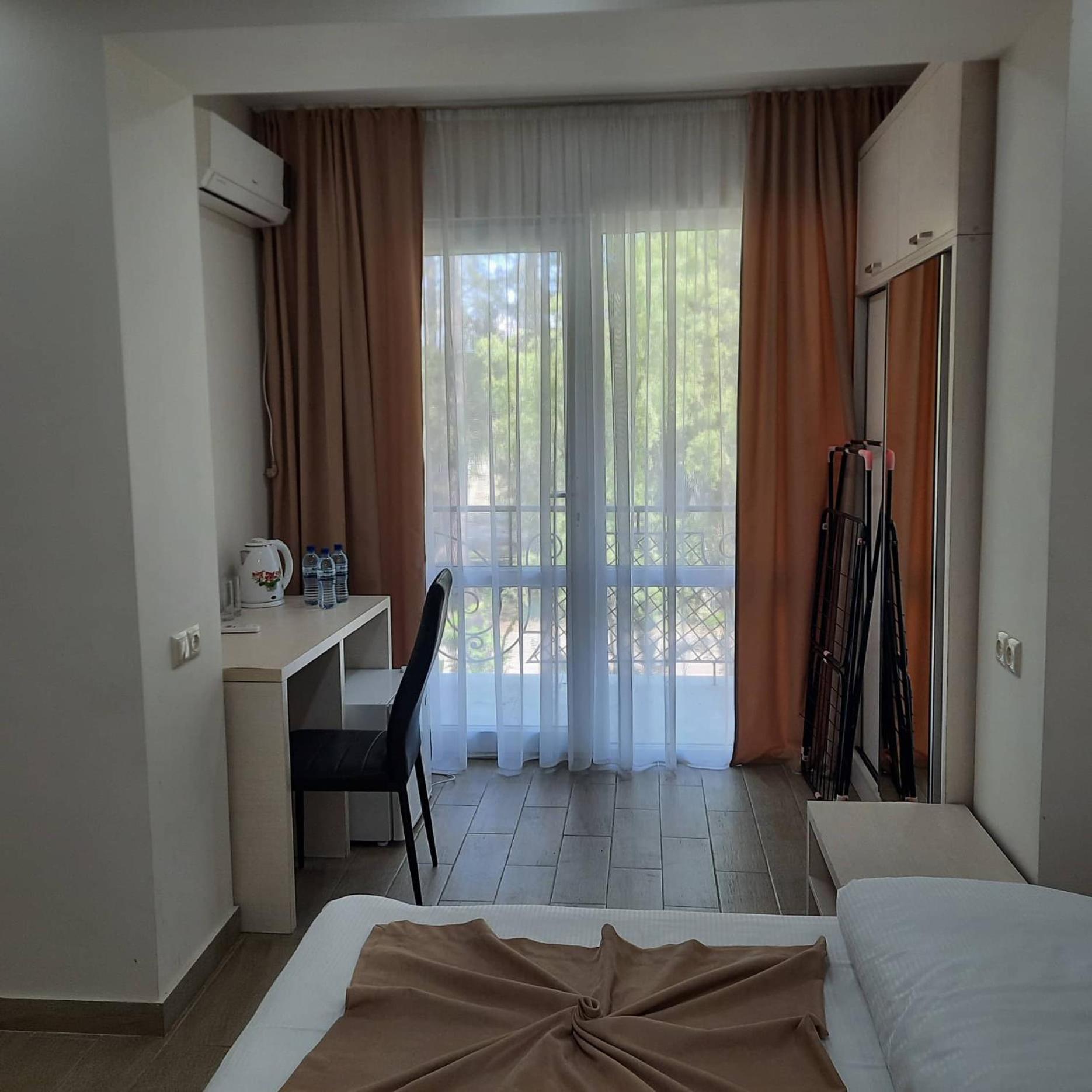 Standard Triple Room with Sea View - Photo 5