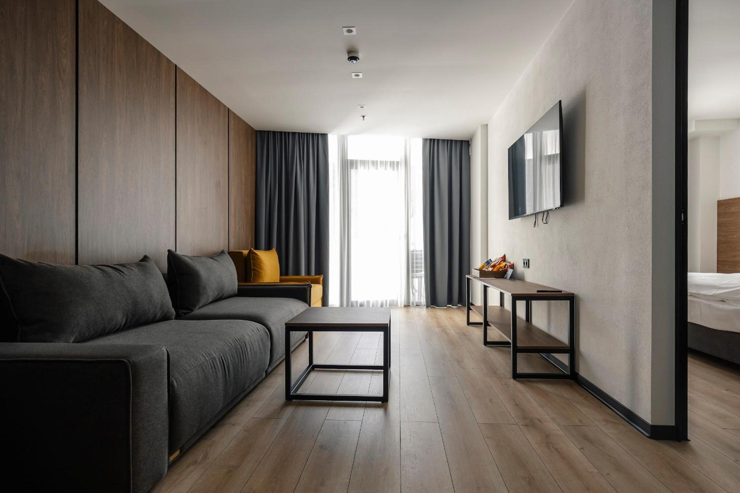 Junior Suite with Mountain View photo 3