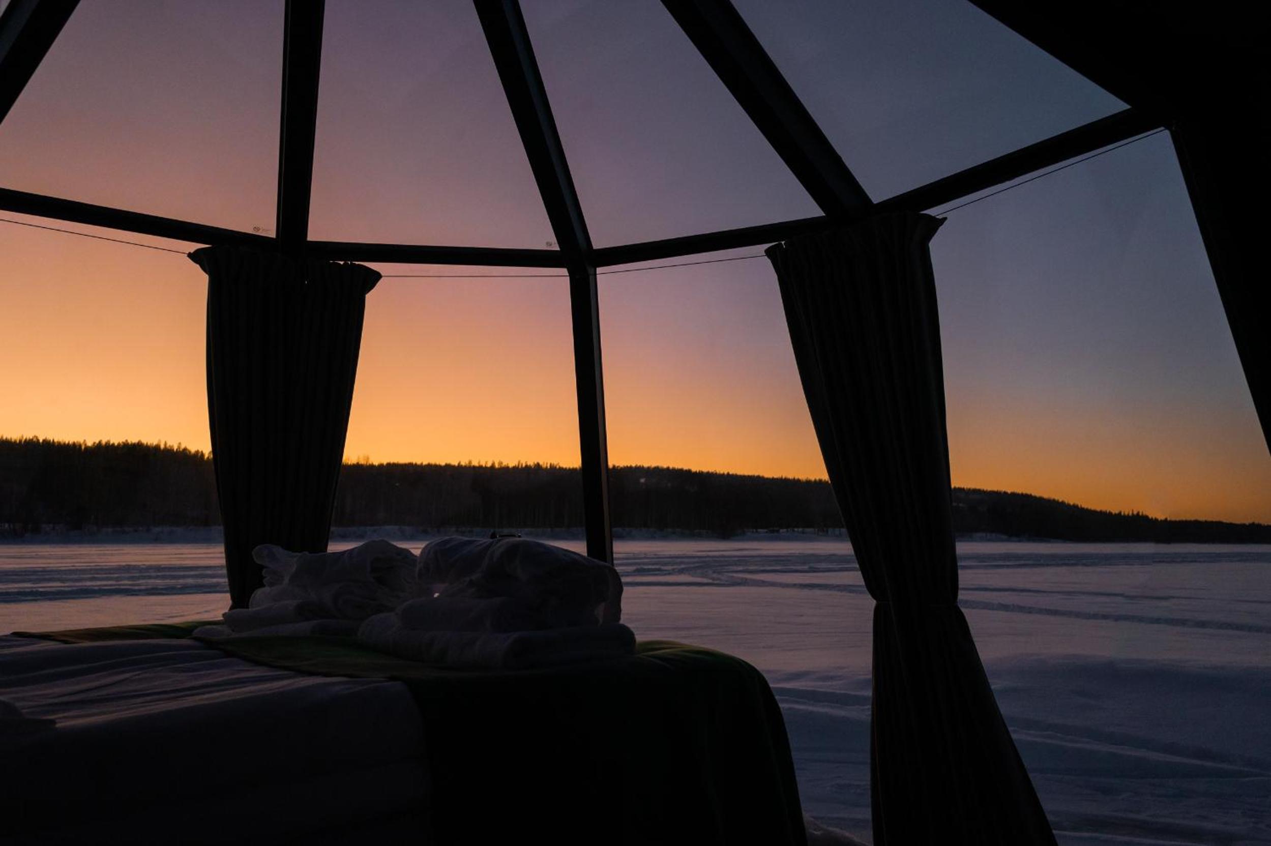 Aurora Hut - River Side photo 2