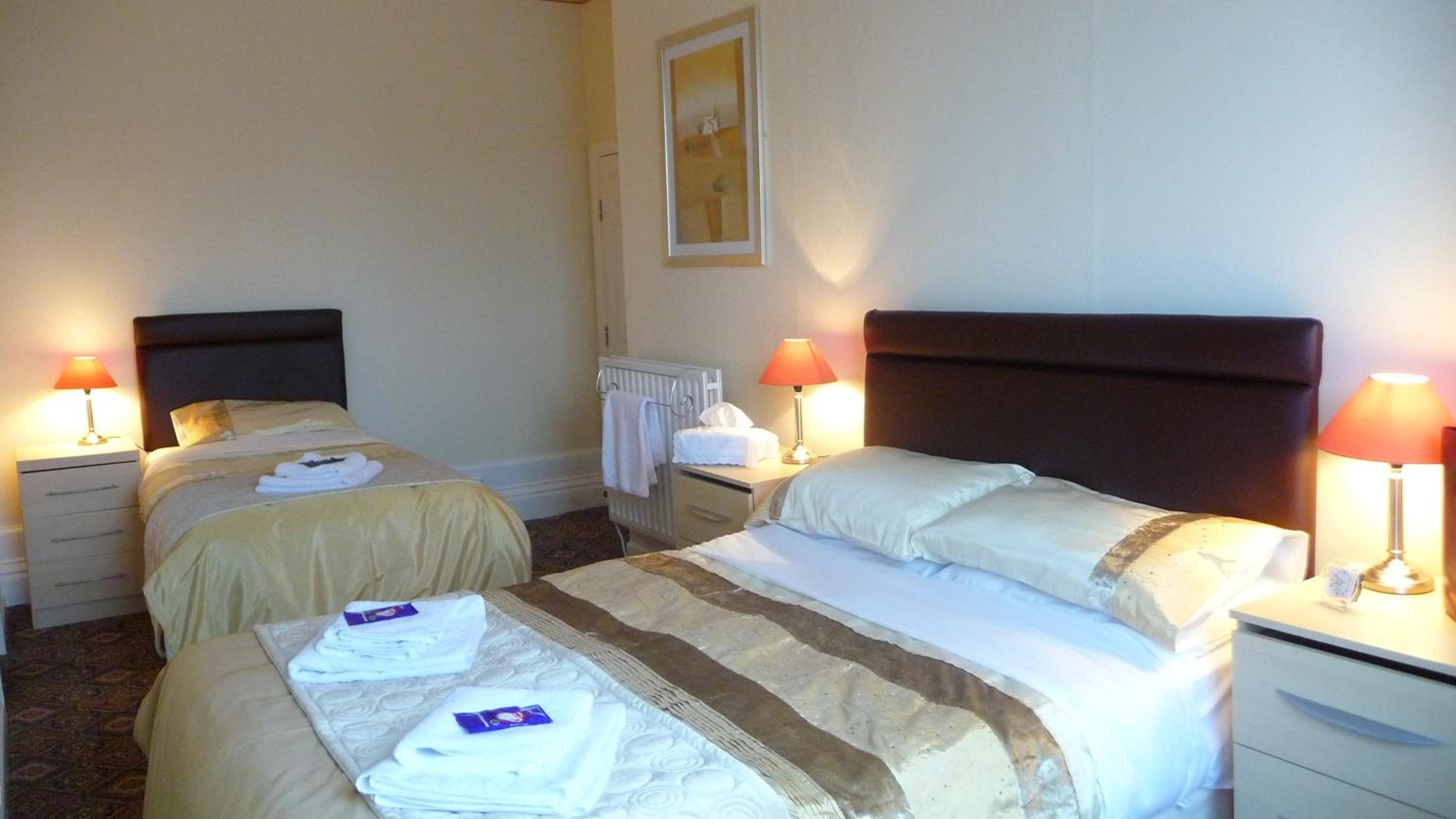 Double Room - Photo 8