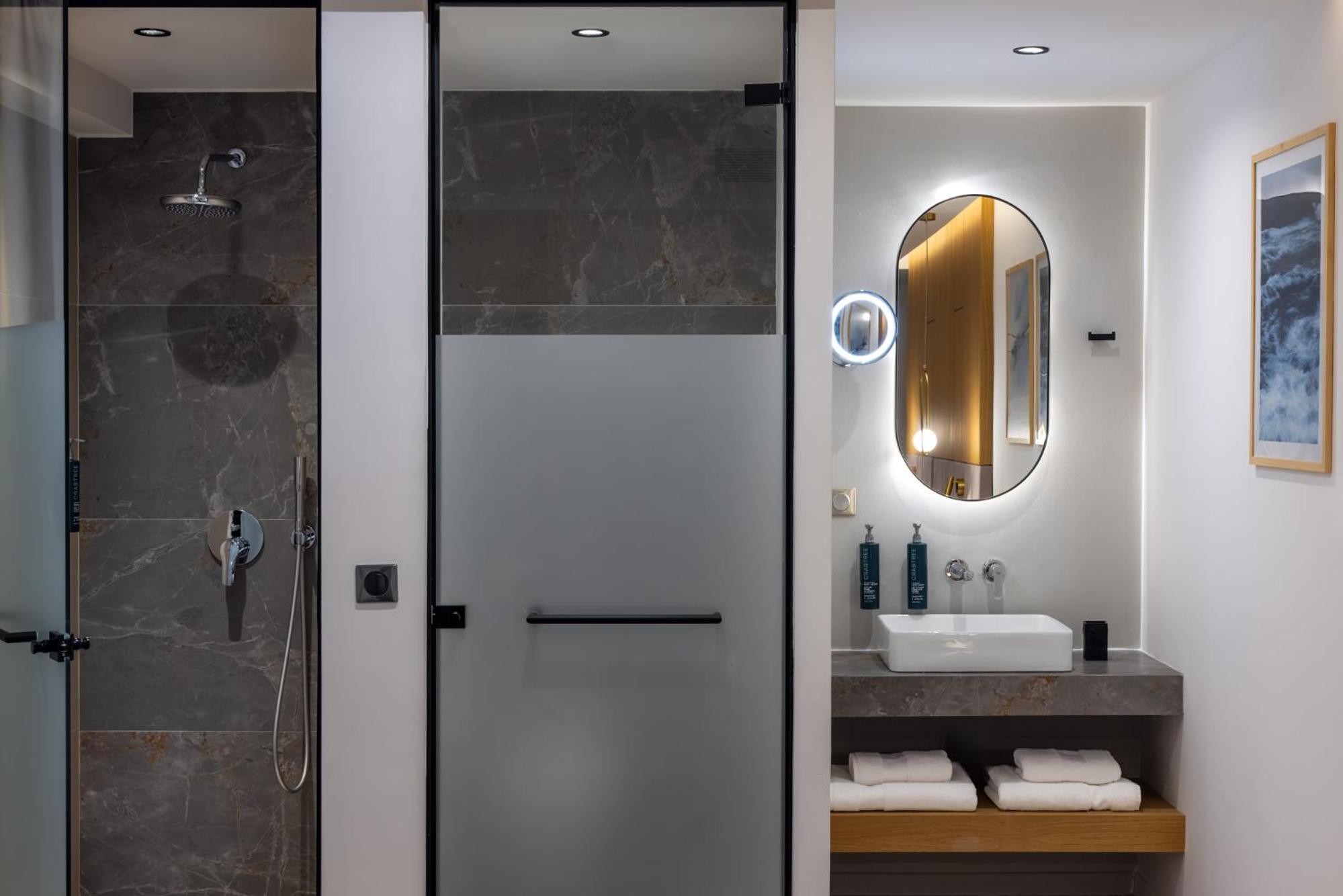 Deluxe King Room - View and Spa