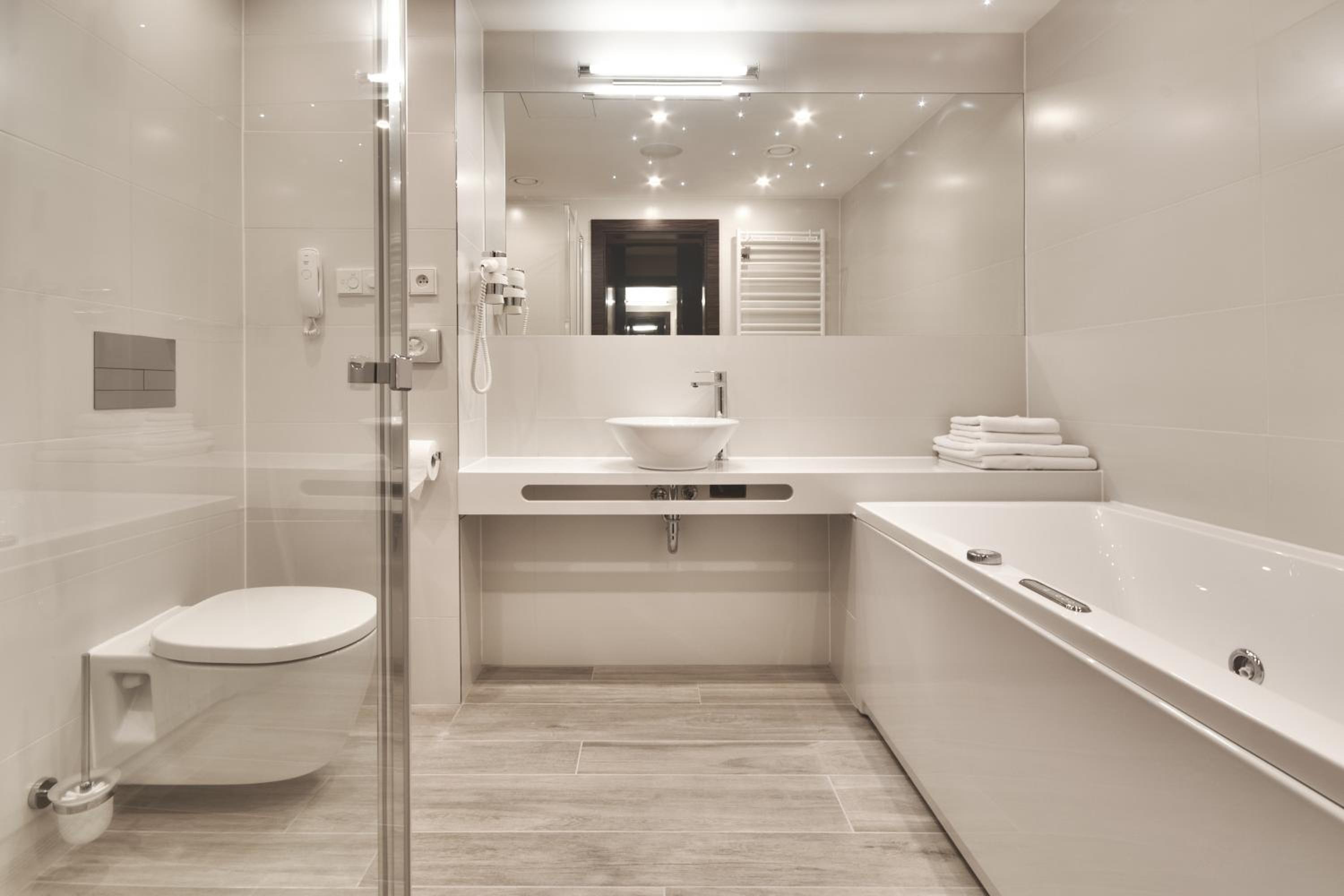 Deluxe Double or Twin Room with Spa Therapy Package and Halfboard photo 3