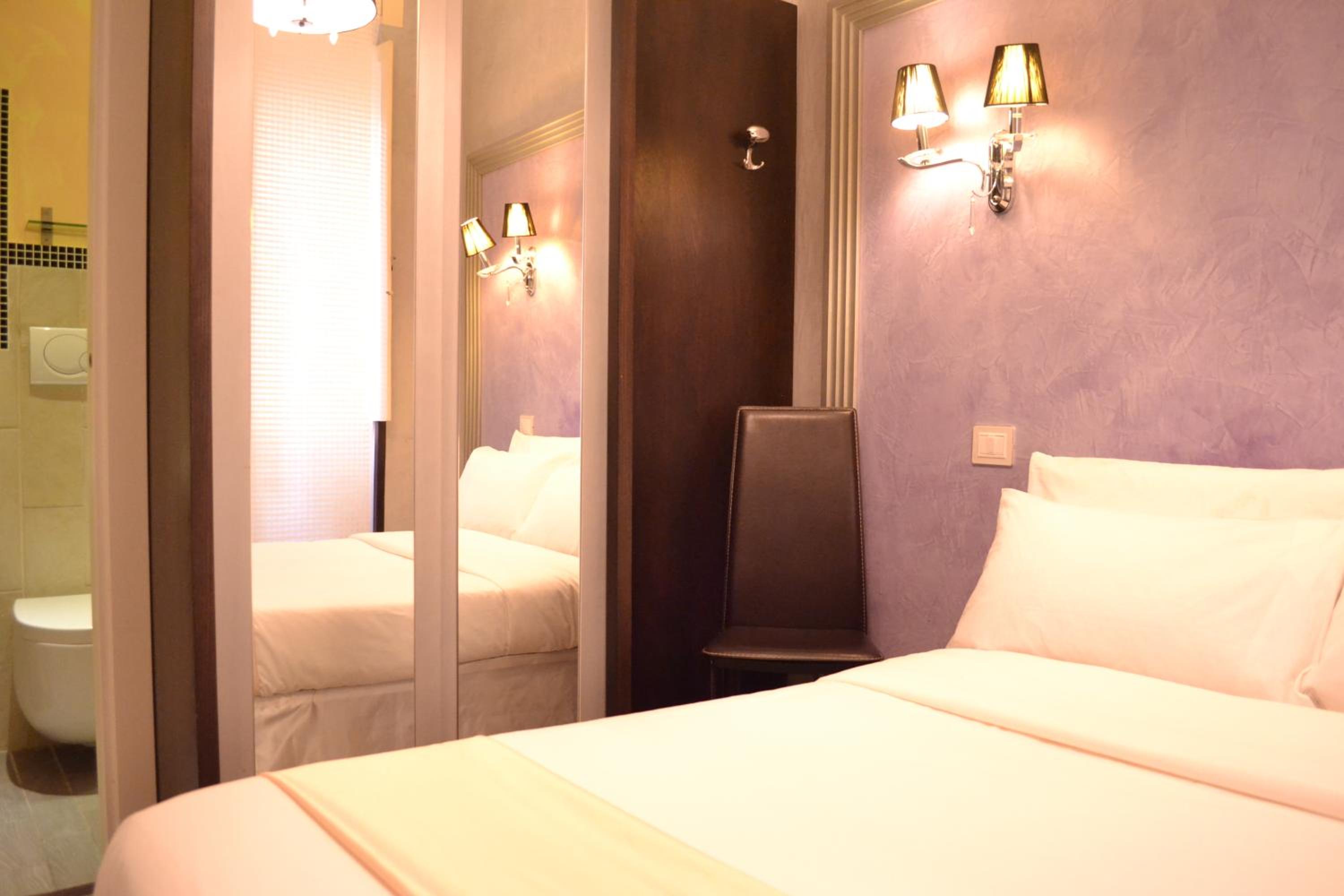 Small Double Room With Small Double Bed photo 3