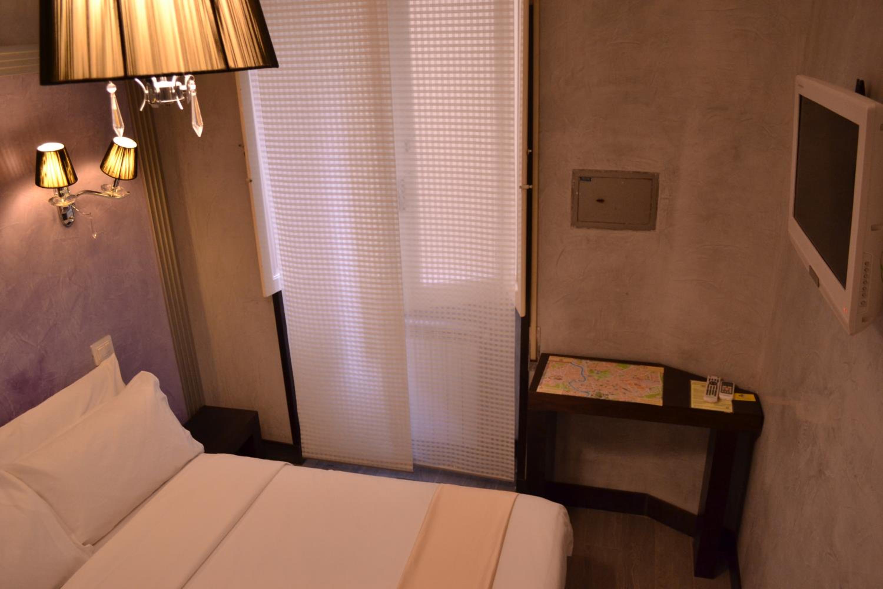 Small Double Room With Small Double Bed photo 2