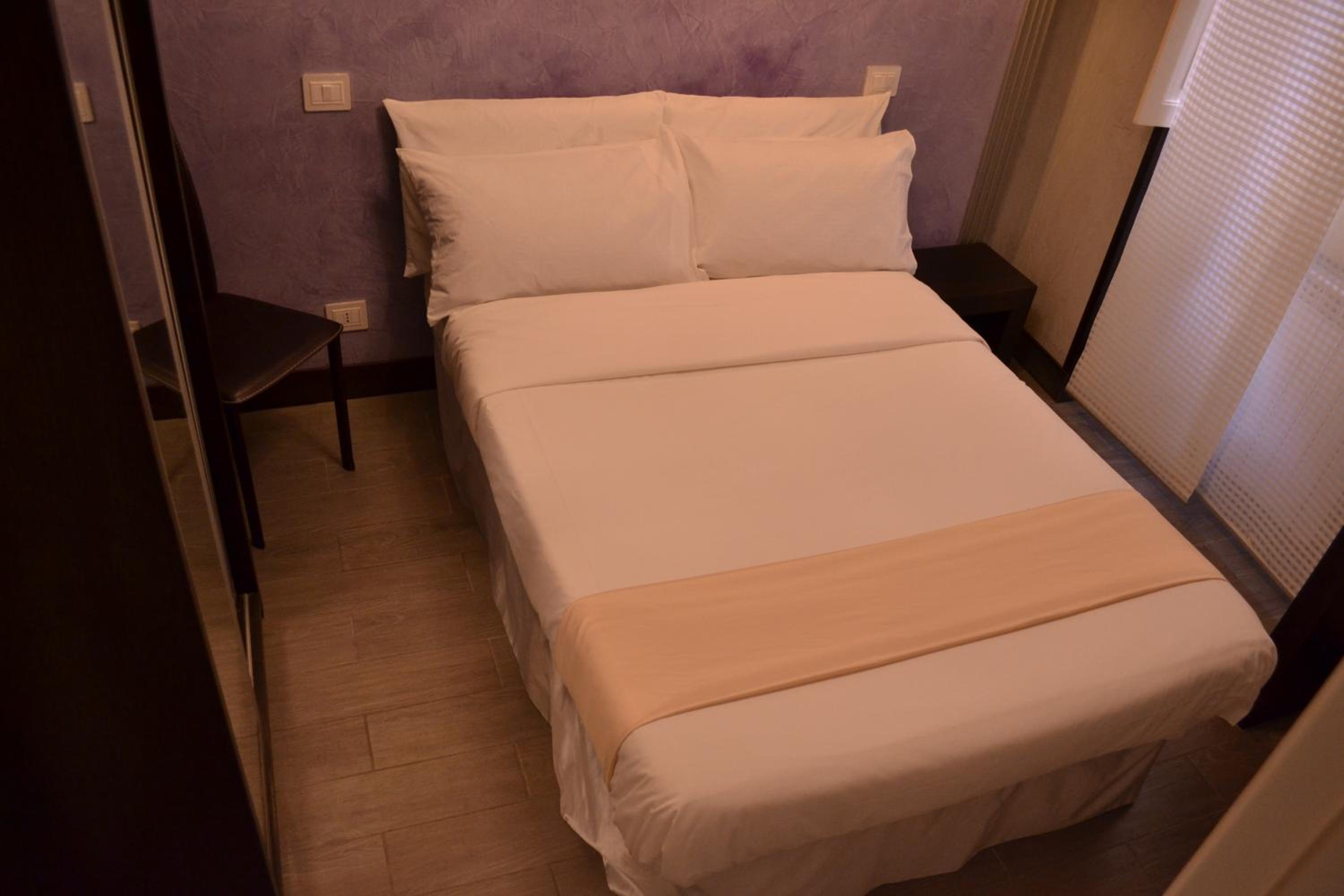 Small Double Room With Small Double Bed photo 2