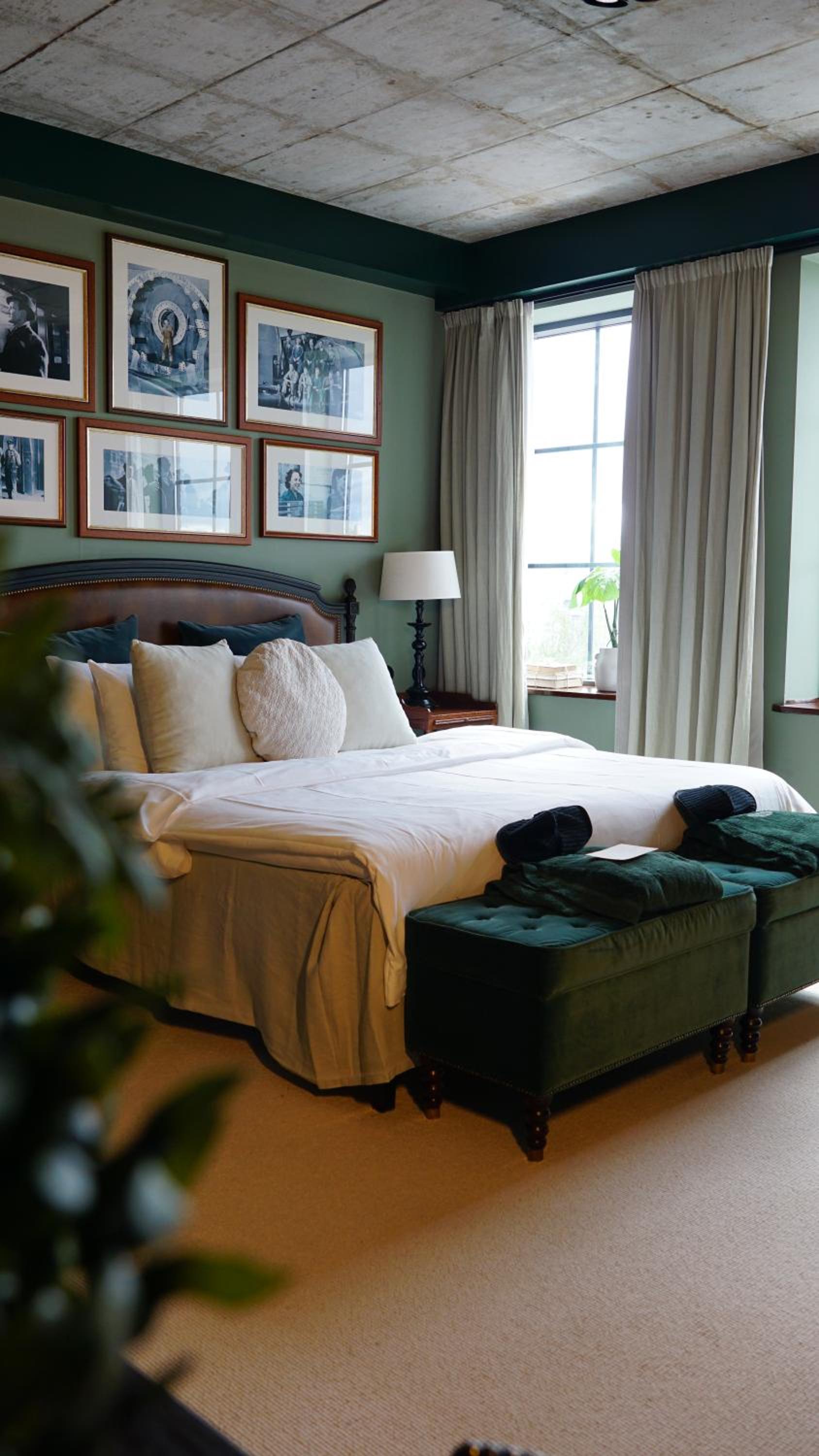Superior Double Room with Lake View thumbnail 6