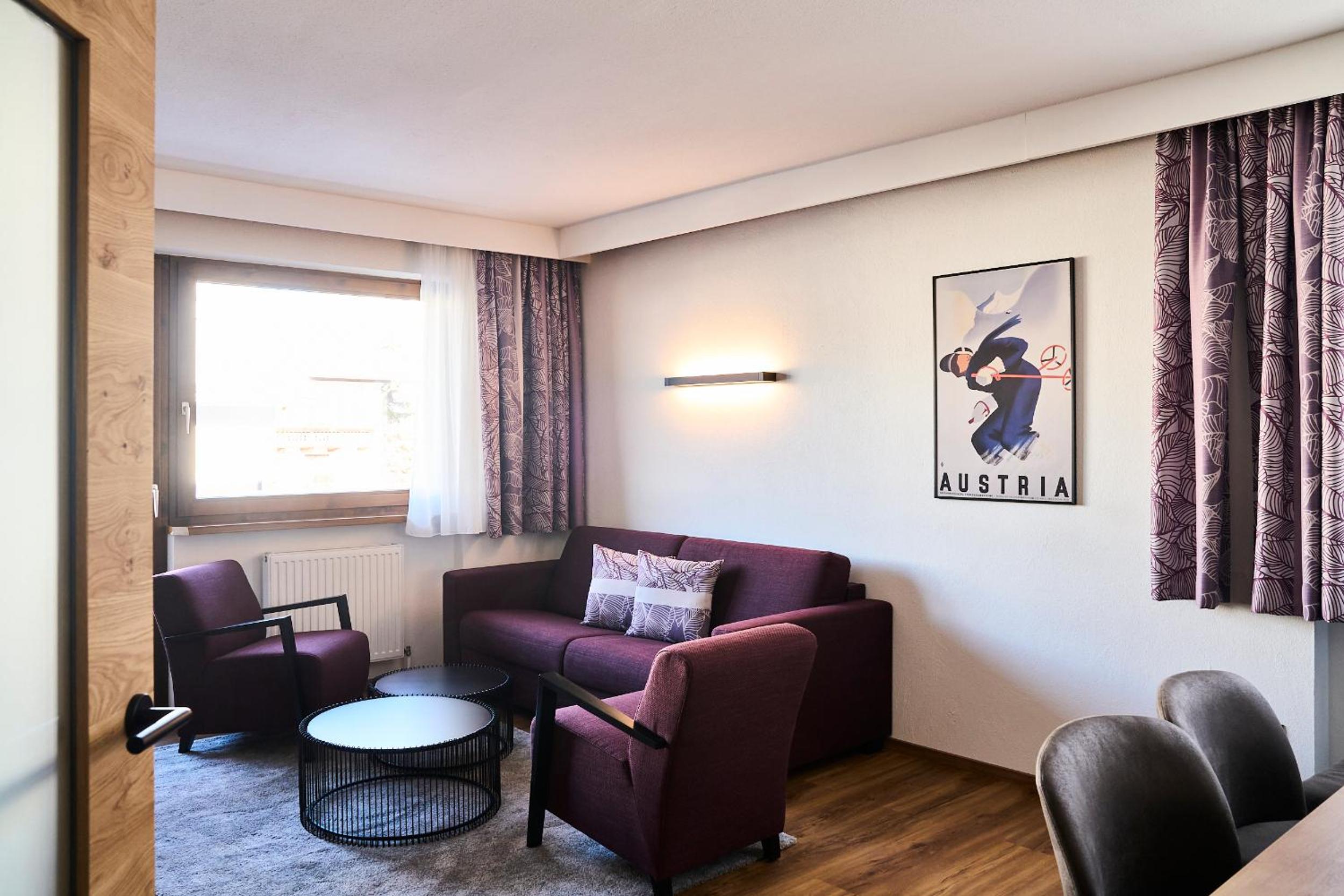 Two-Bedroom Deluxe Apartment with Balcony photo 3