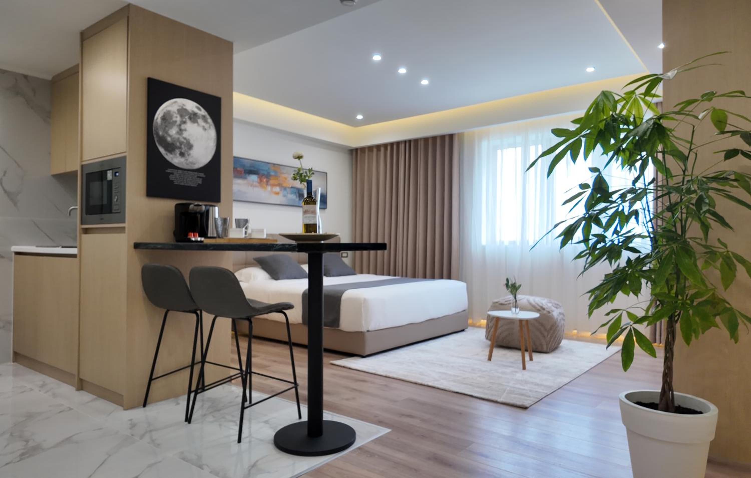 Standard Queen Room