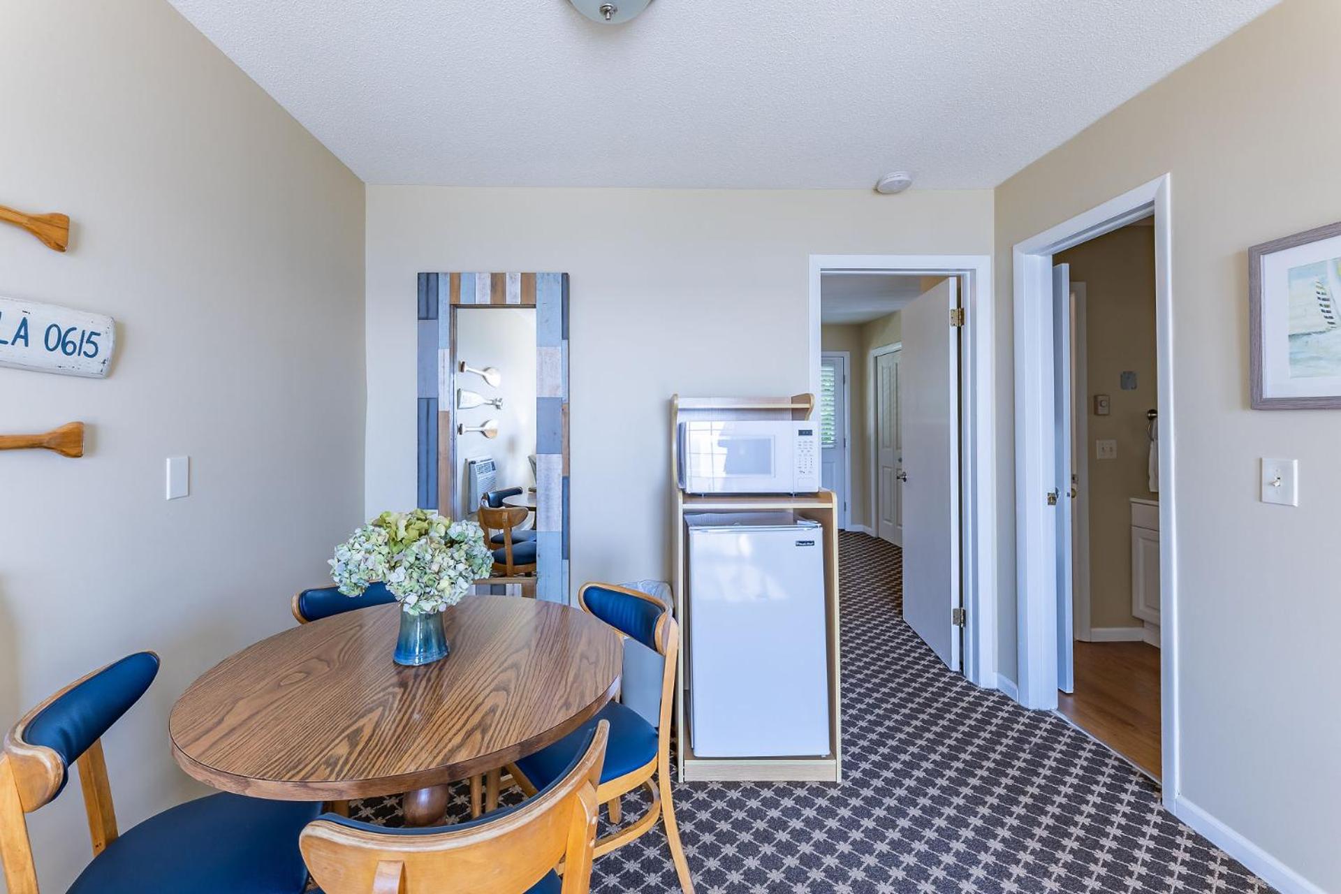 Deluxe Queen Suite