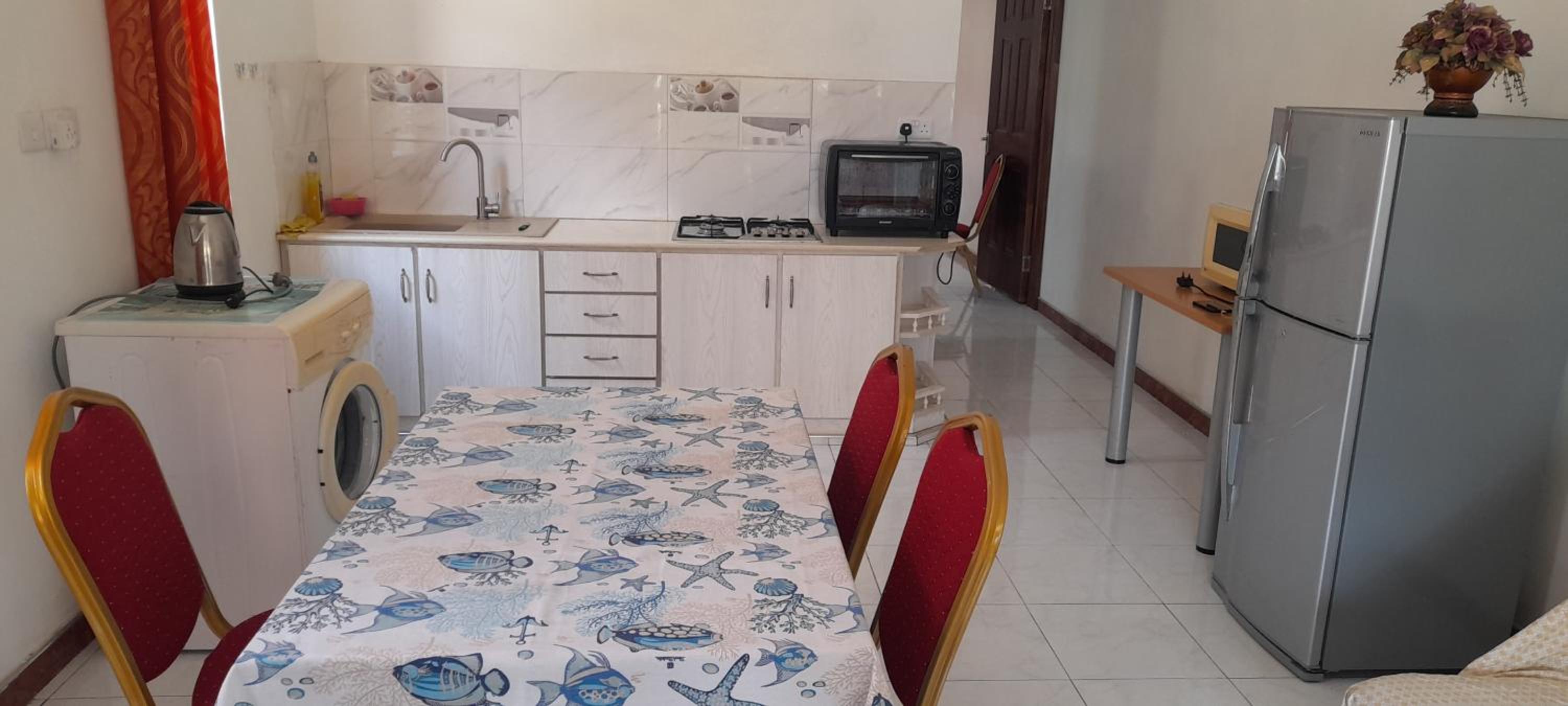 One-Bedroom Apartment - Photo 4
