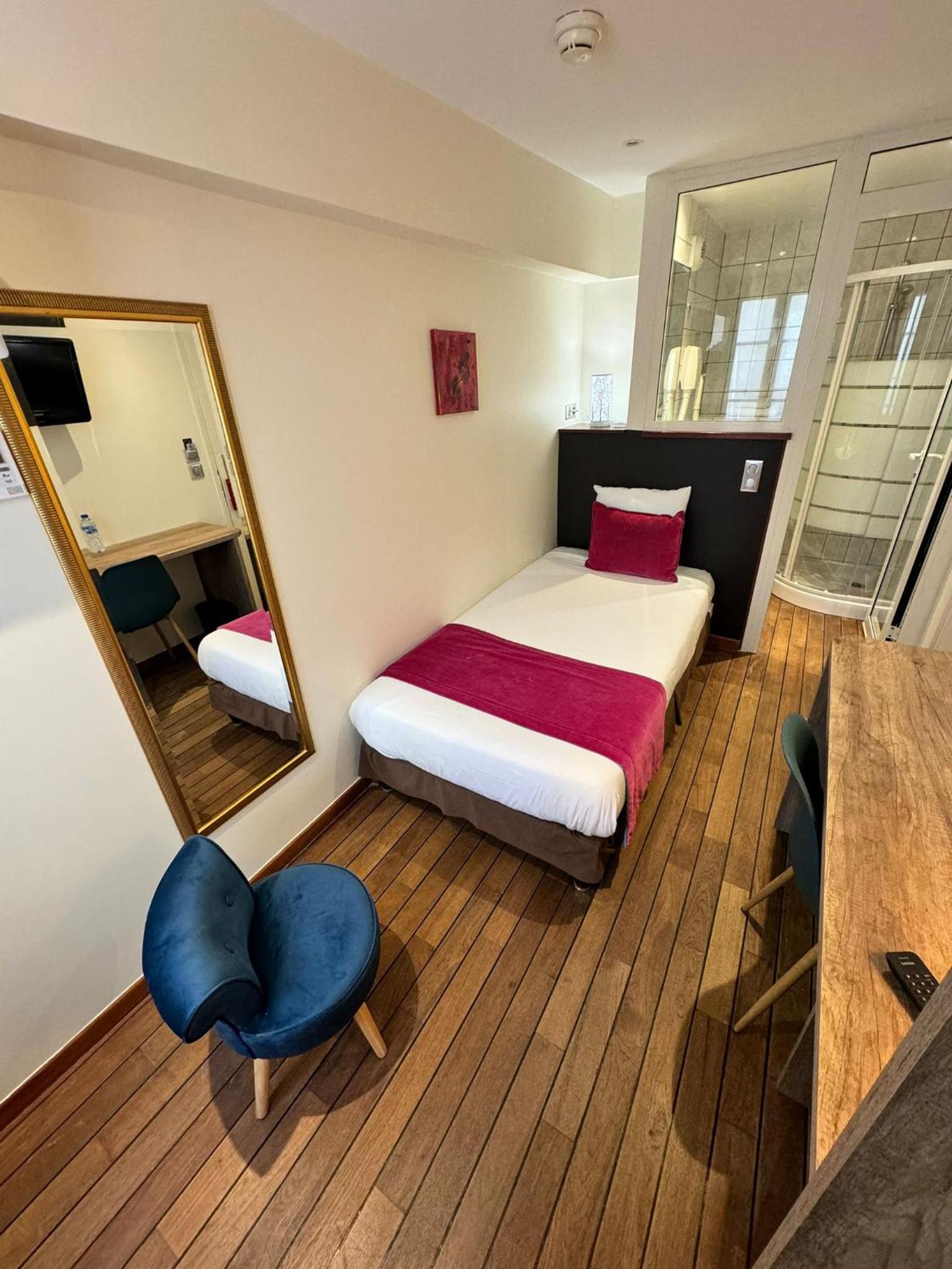 Standard Single Room with Shower