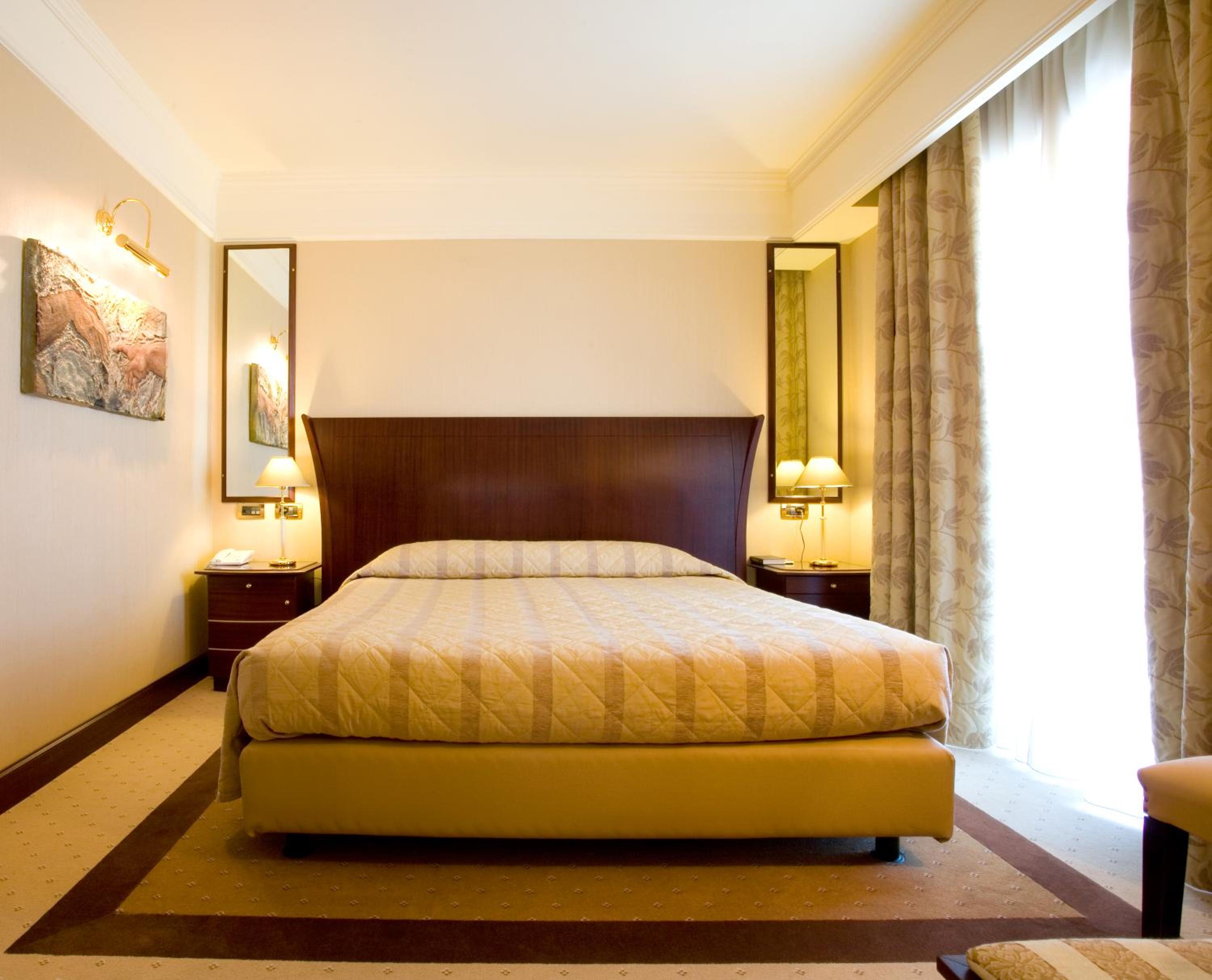 Deluxe Suite - Photo 2