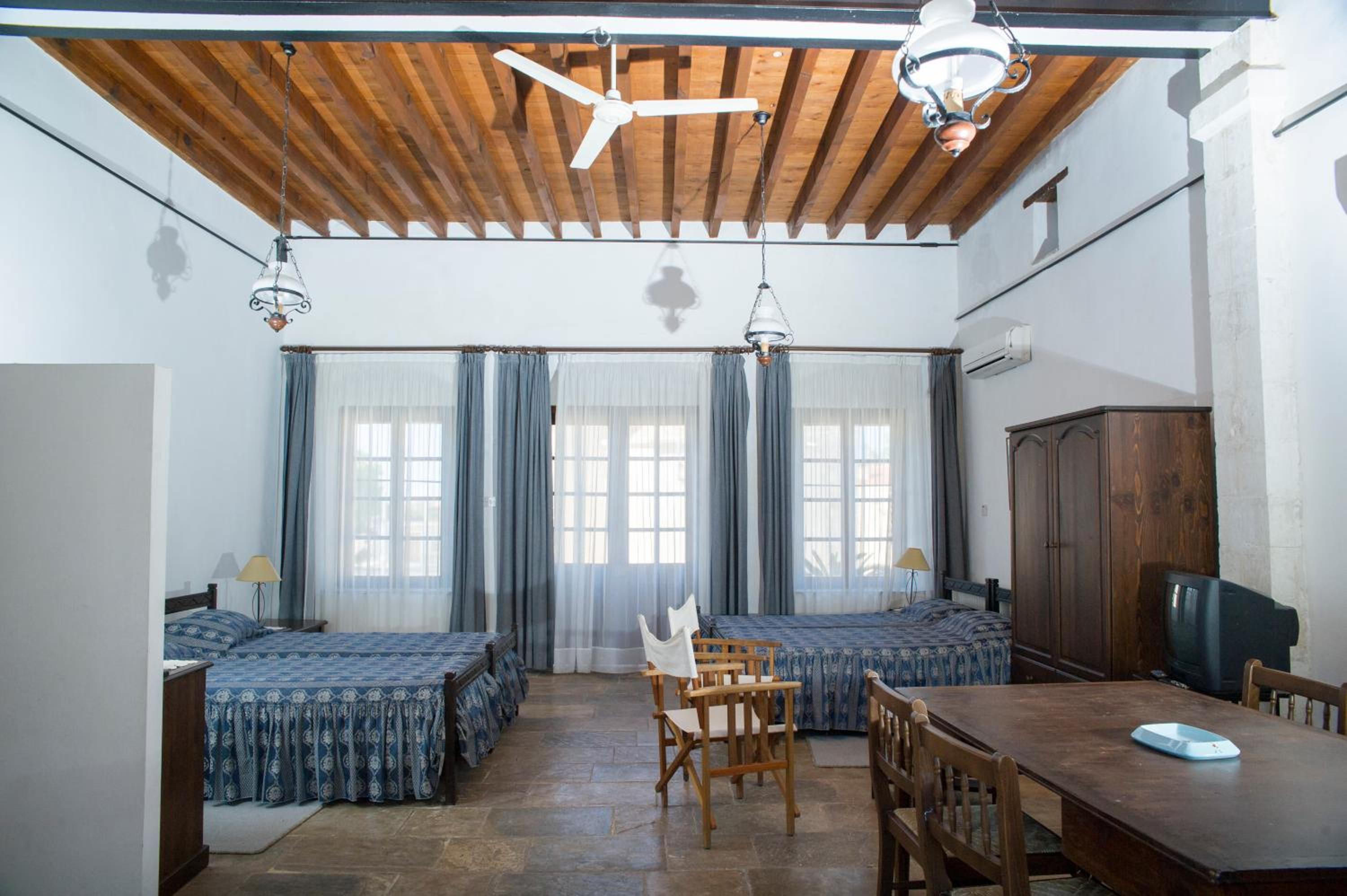 Quarto Quádruplo com Banheiro
