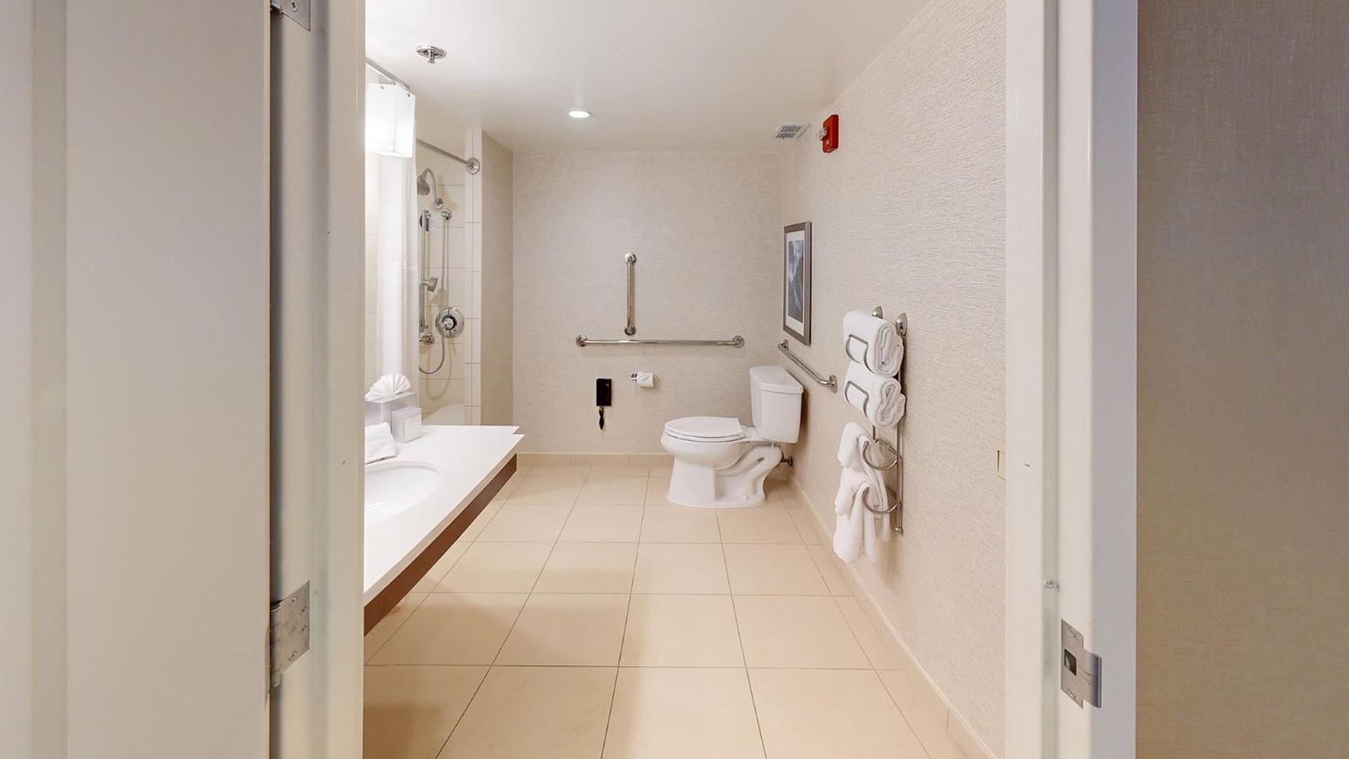 King Room with Adapted Tub - Mobility and Hearing Accessible - Photo 1