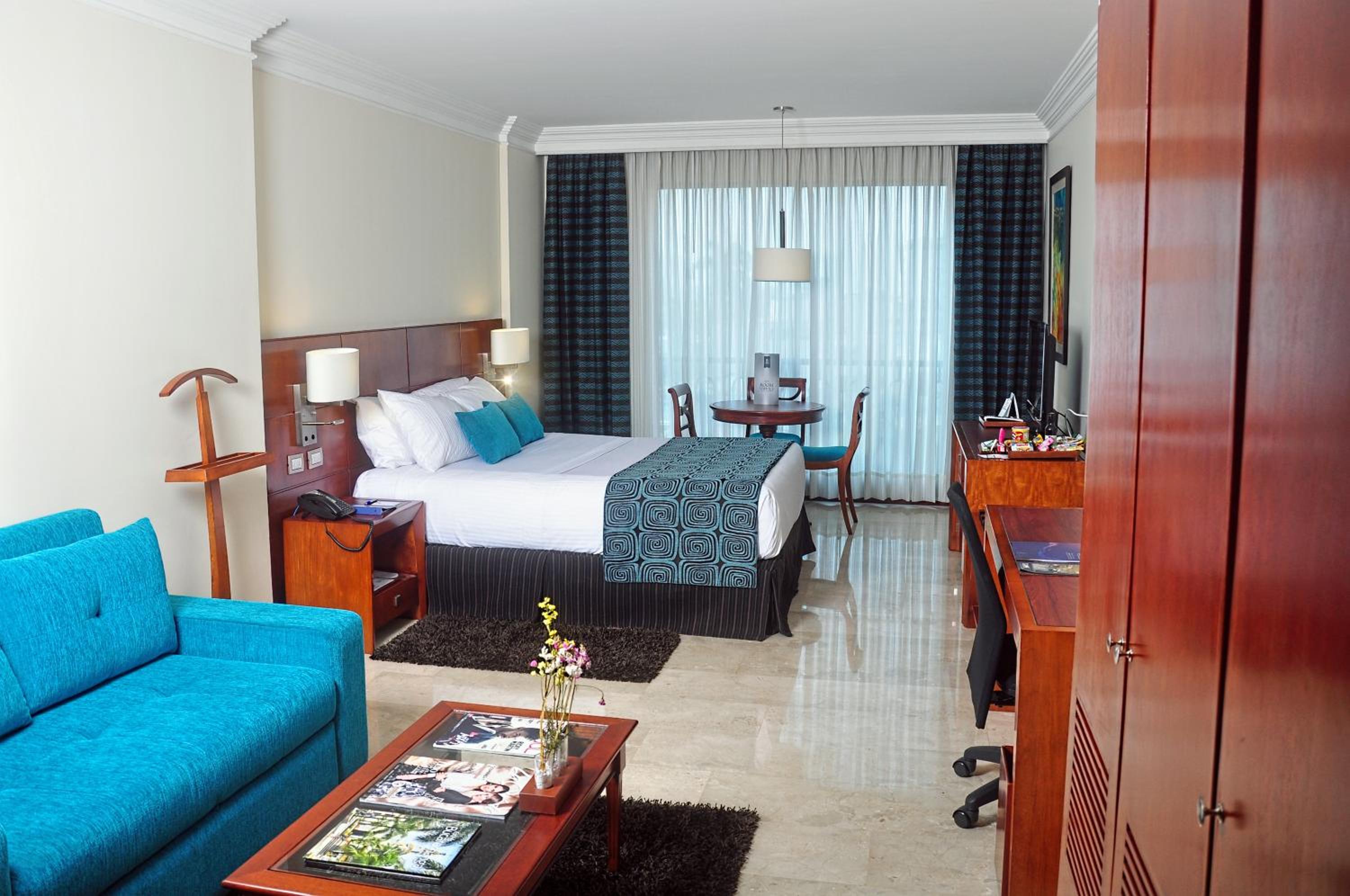 Standard Queen Room - Photo 12