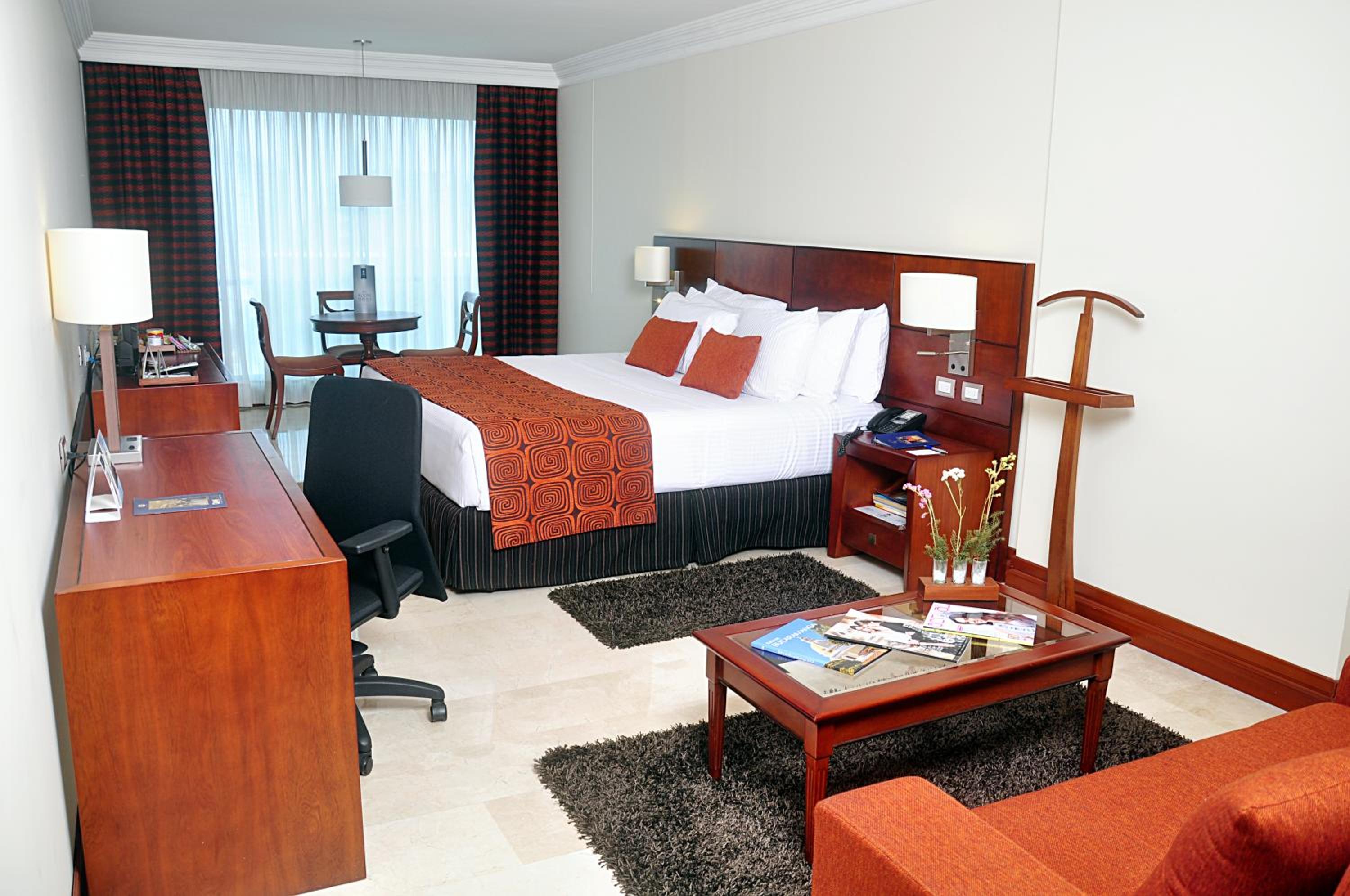 Standard Queen Room - Photo 7