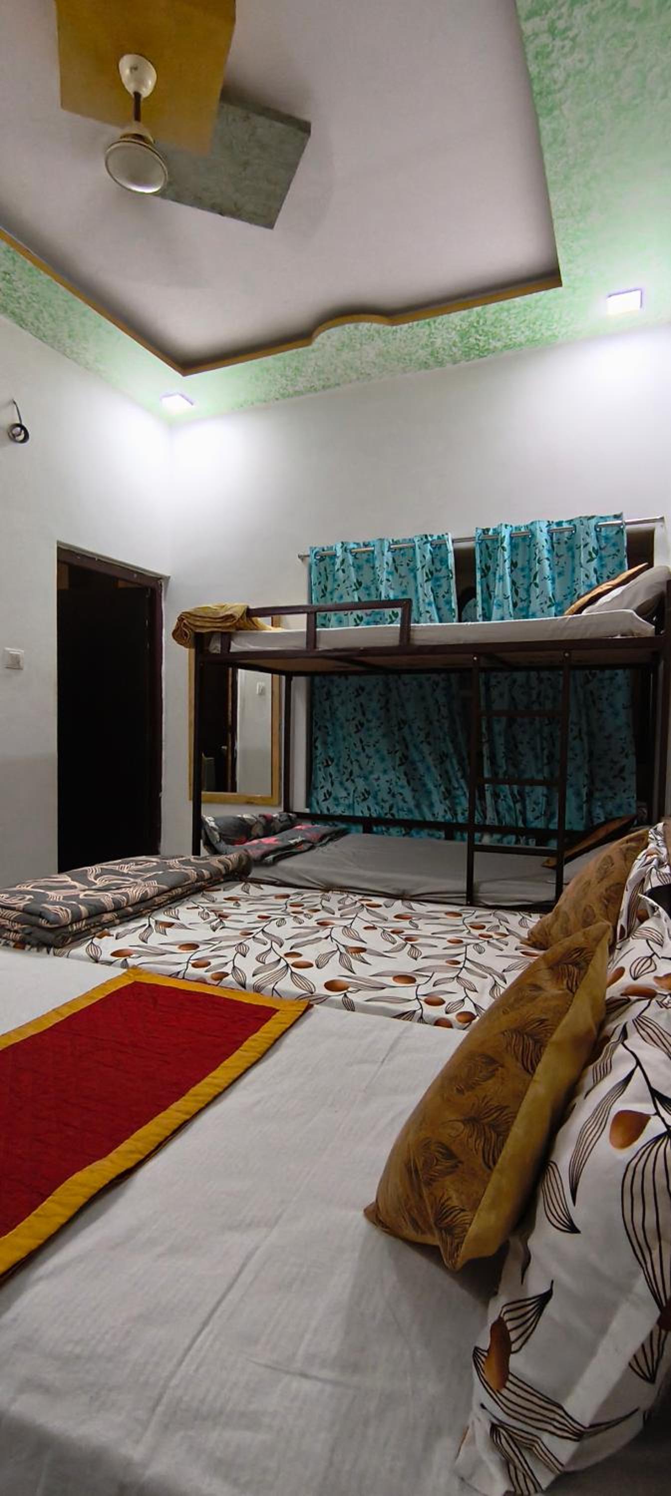 Bed in 4-Bed Mixed Dormitory Room photo 3