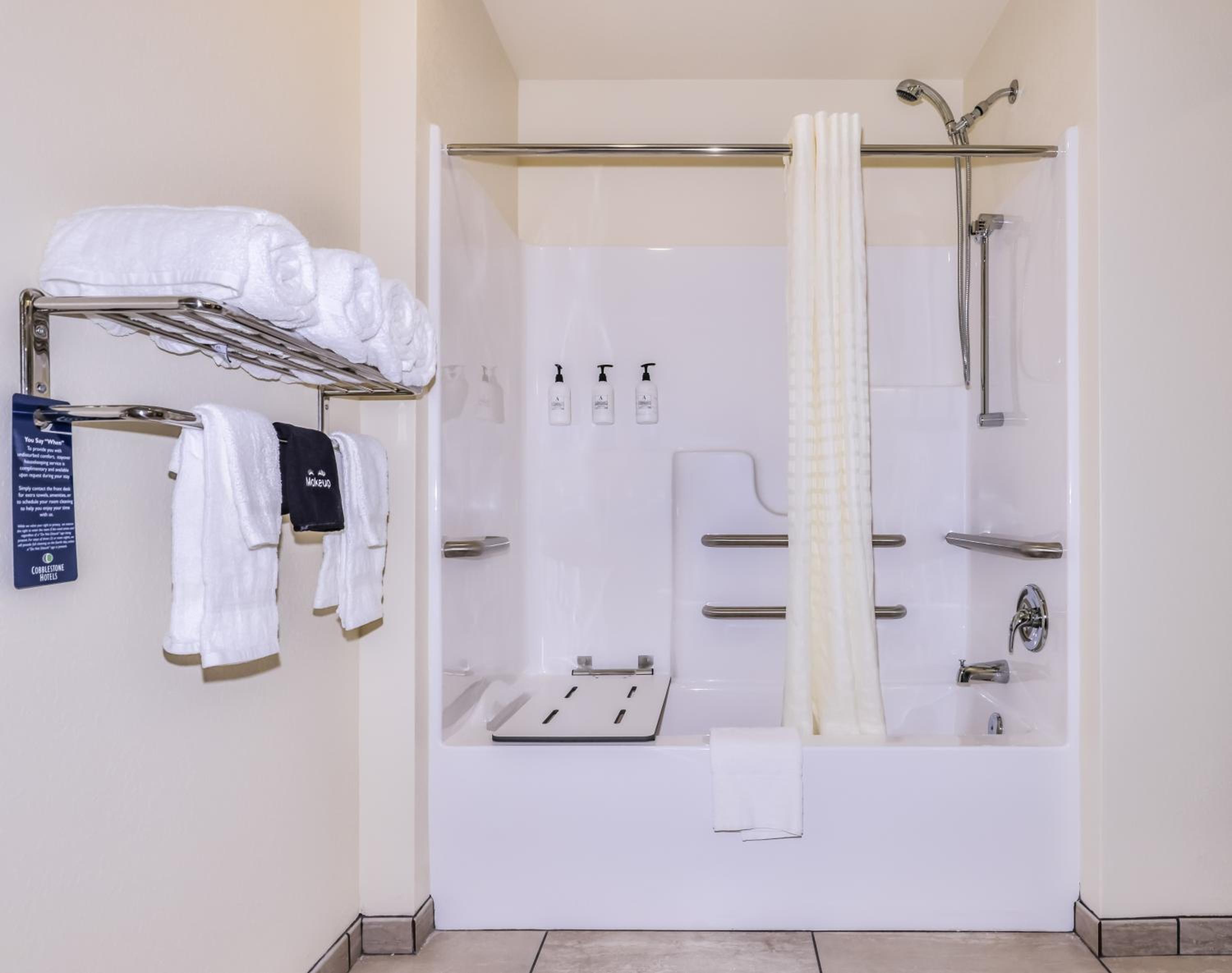 King Room - Disability Access photo 2