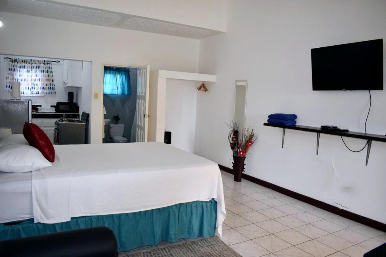 One-Bedroom Suite photo 1