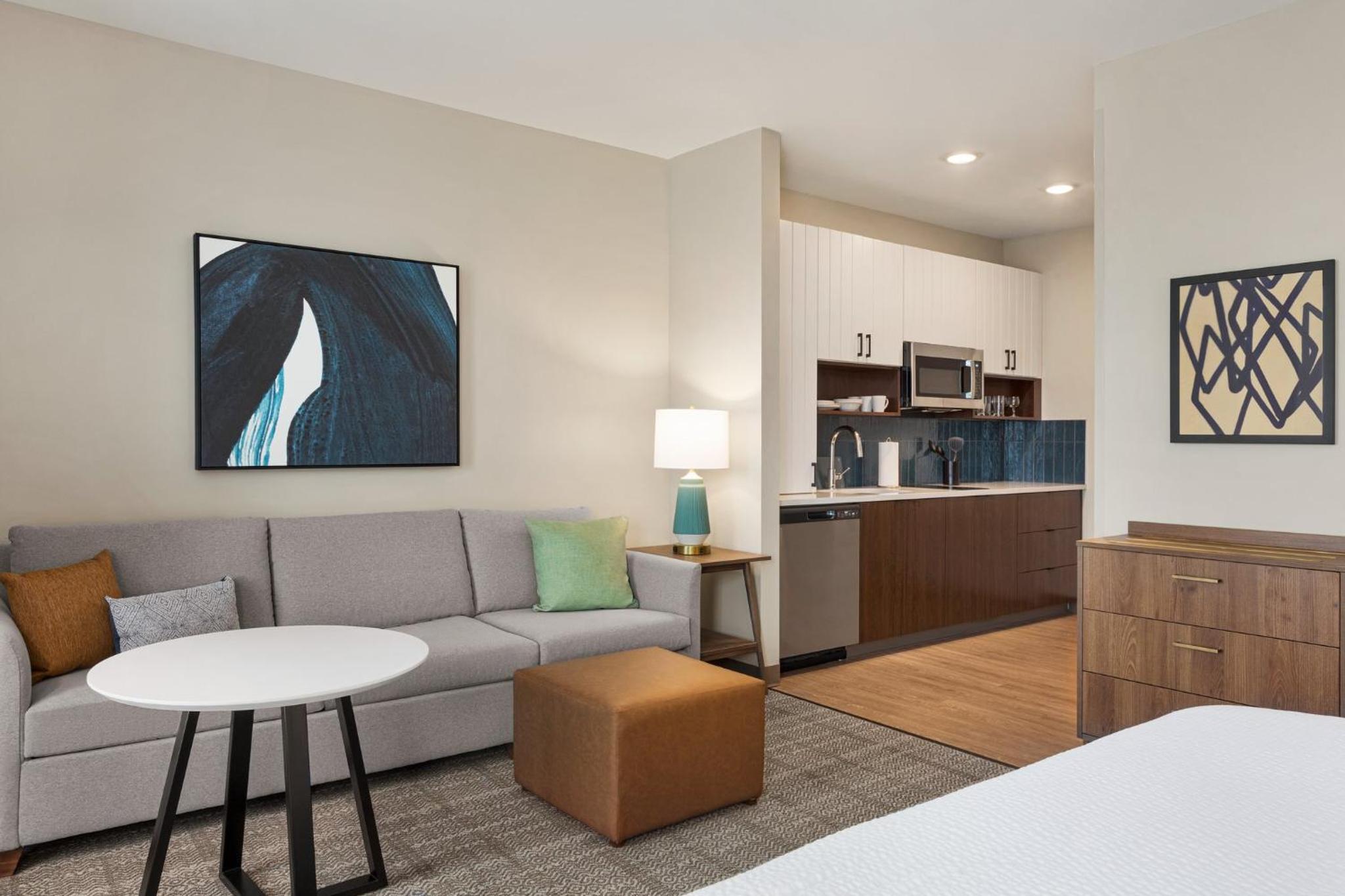 Two-Bedroom Suite - Photo 2