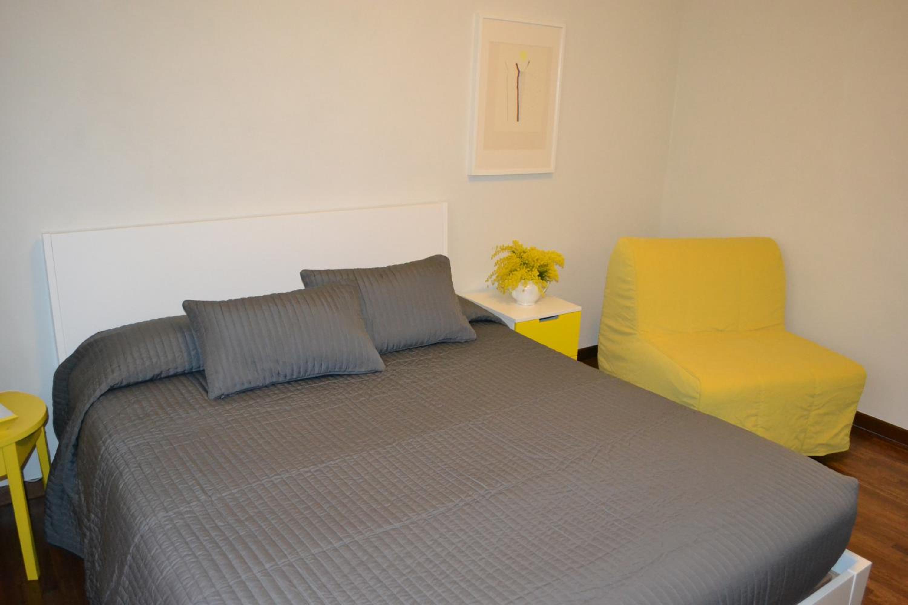 Double Room with Private Bathroom - Photo 2