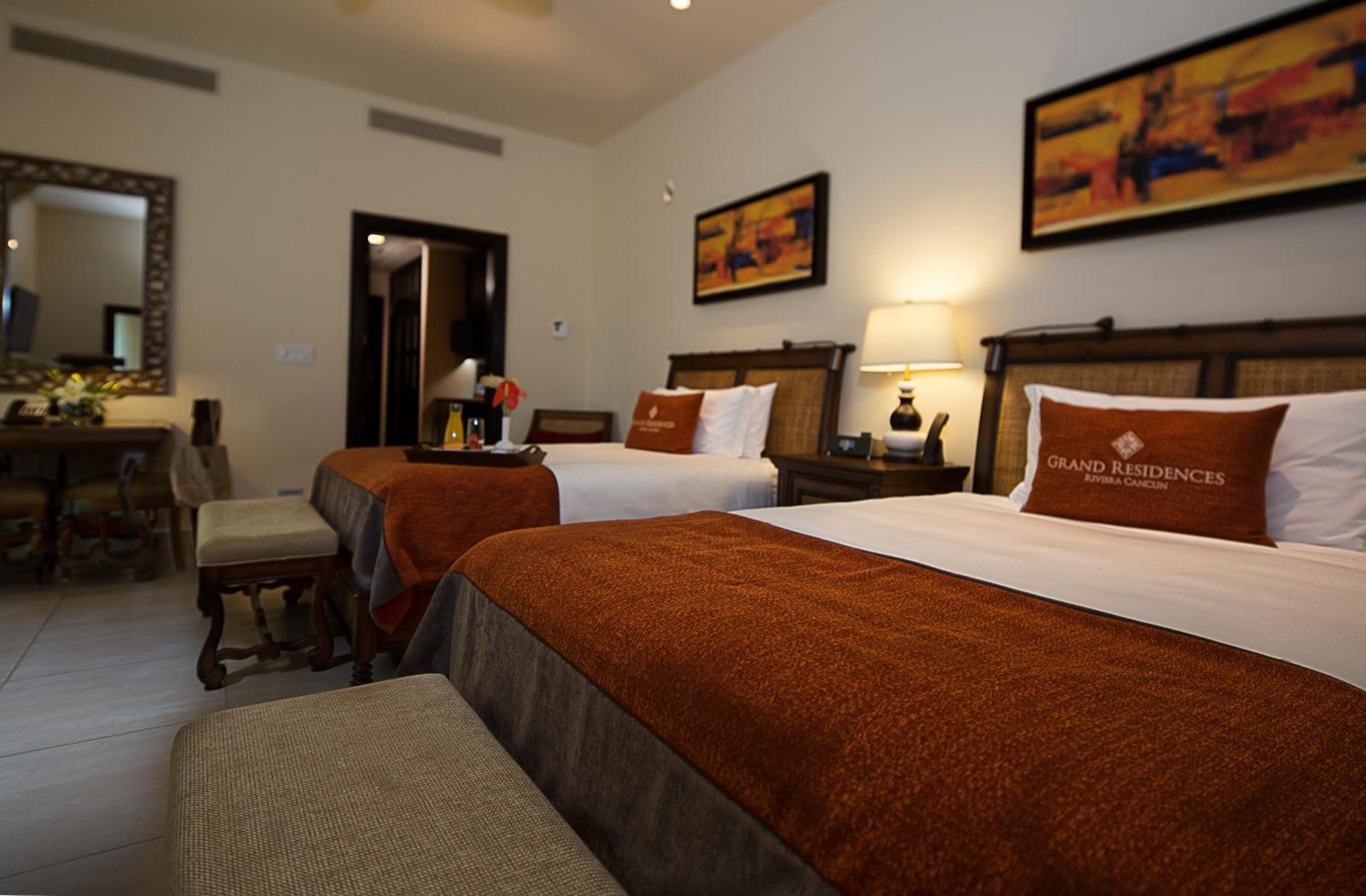 Junior Suite with 2 double beds, Non-Smoking