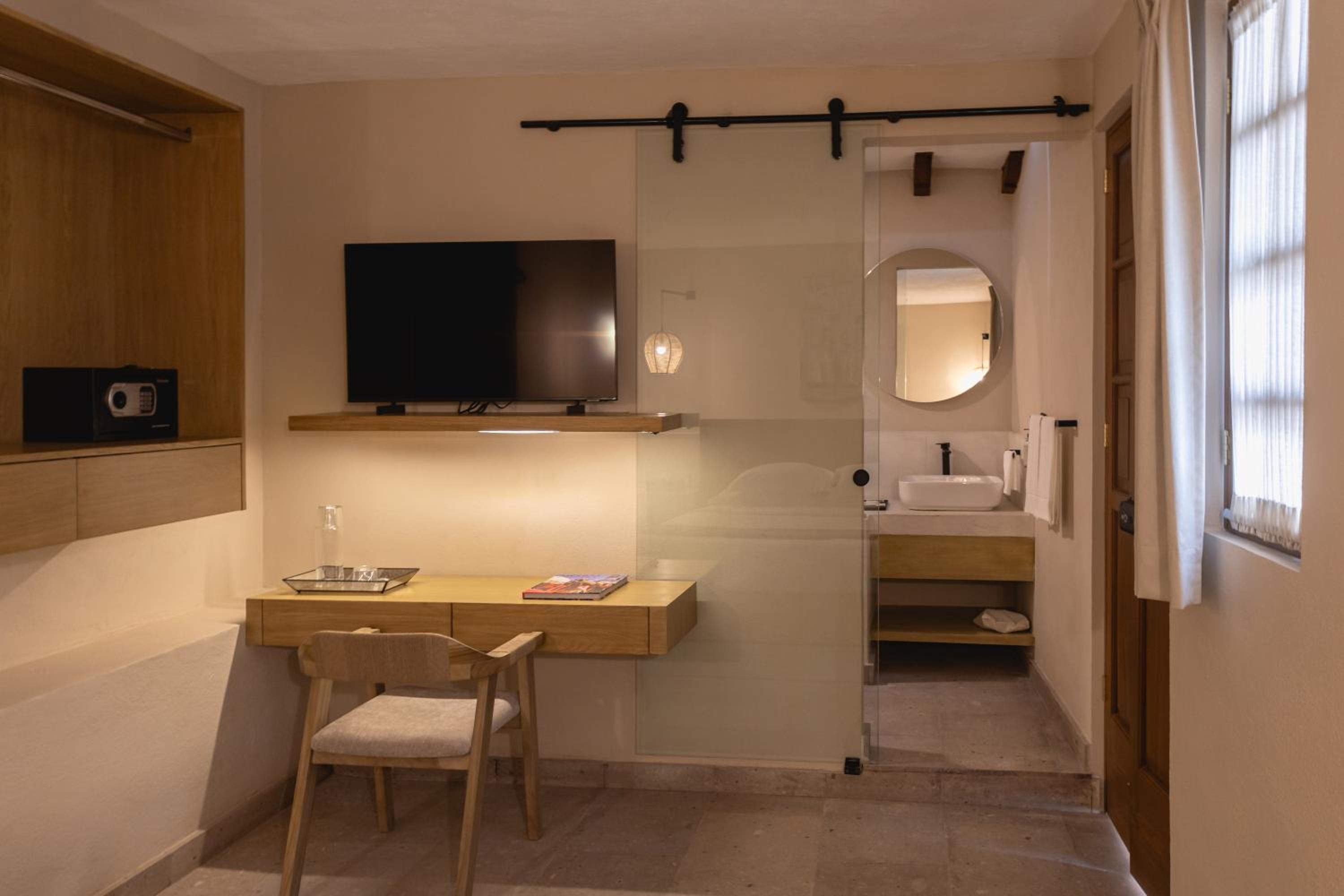 King Suite photo 2