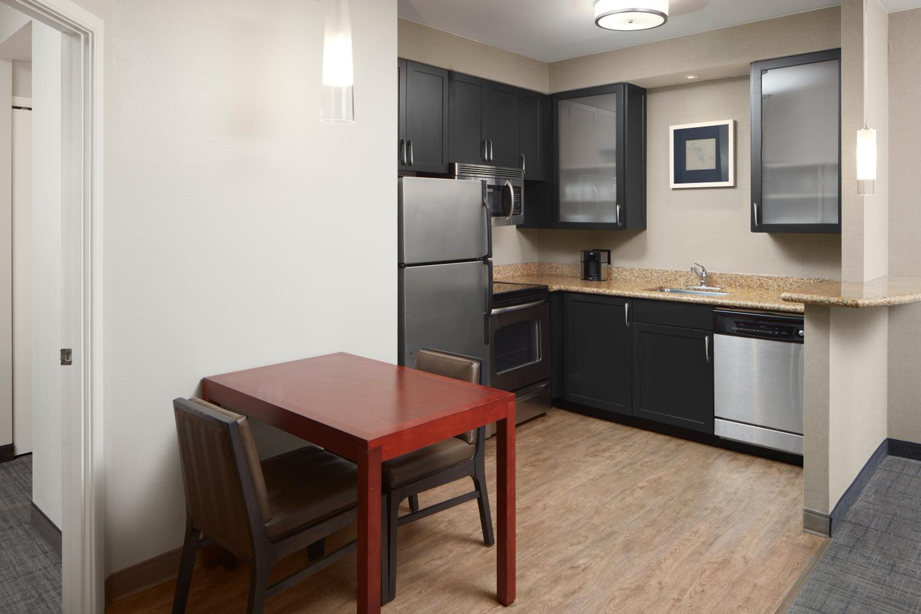 Two-Bedroom Suite with Adapted Tub - Mobility Accessible photo 2