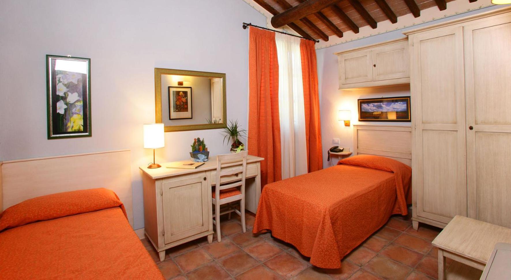Double or Twin Room - Photo 12