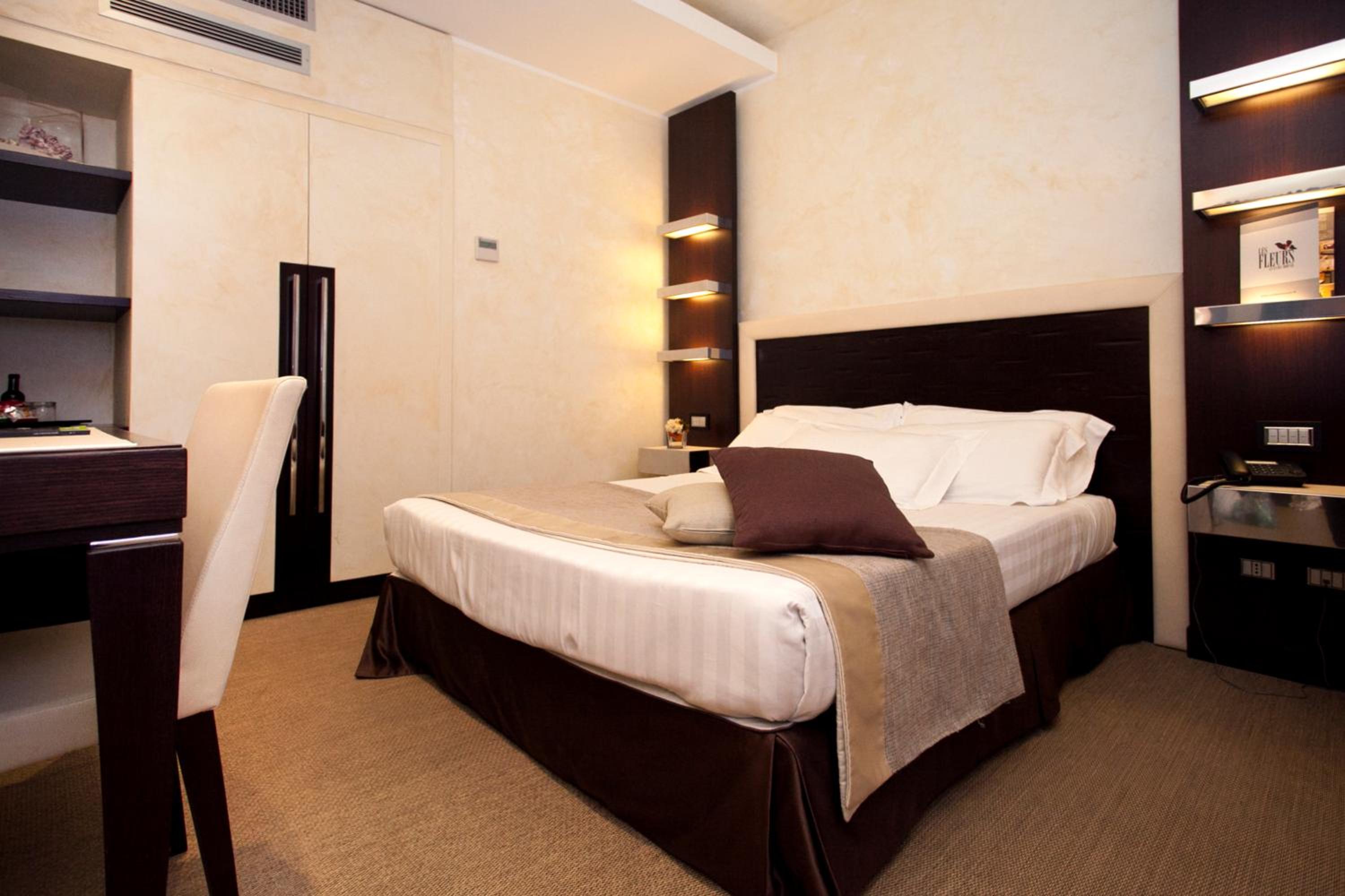 Deluxe Double Room photo 3