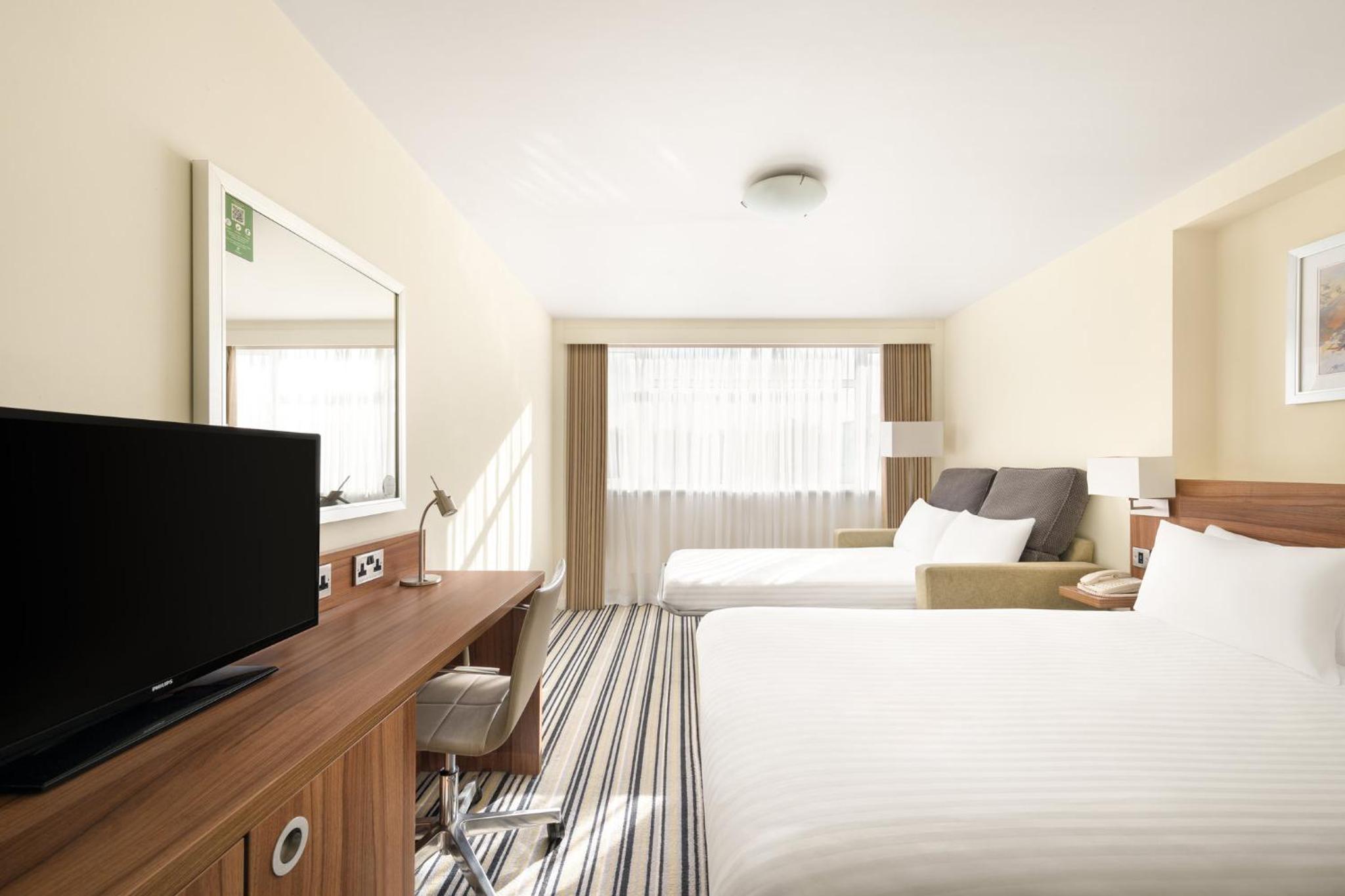 Premium Double Room with sofa bed - Photo 1