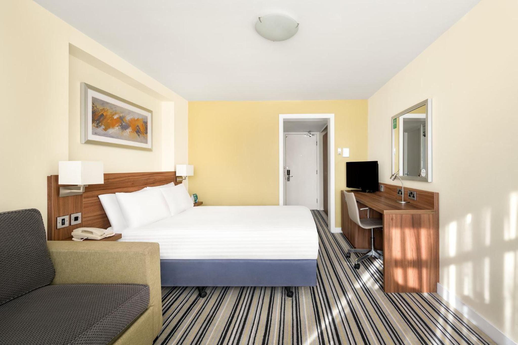 Premium Double Room with sofa bed - Photo 6