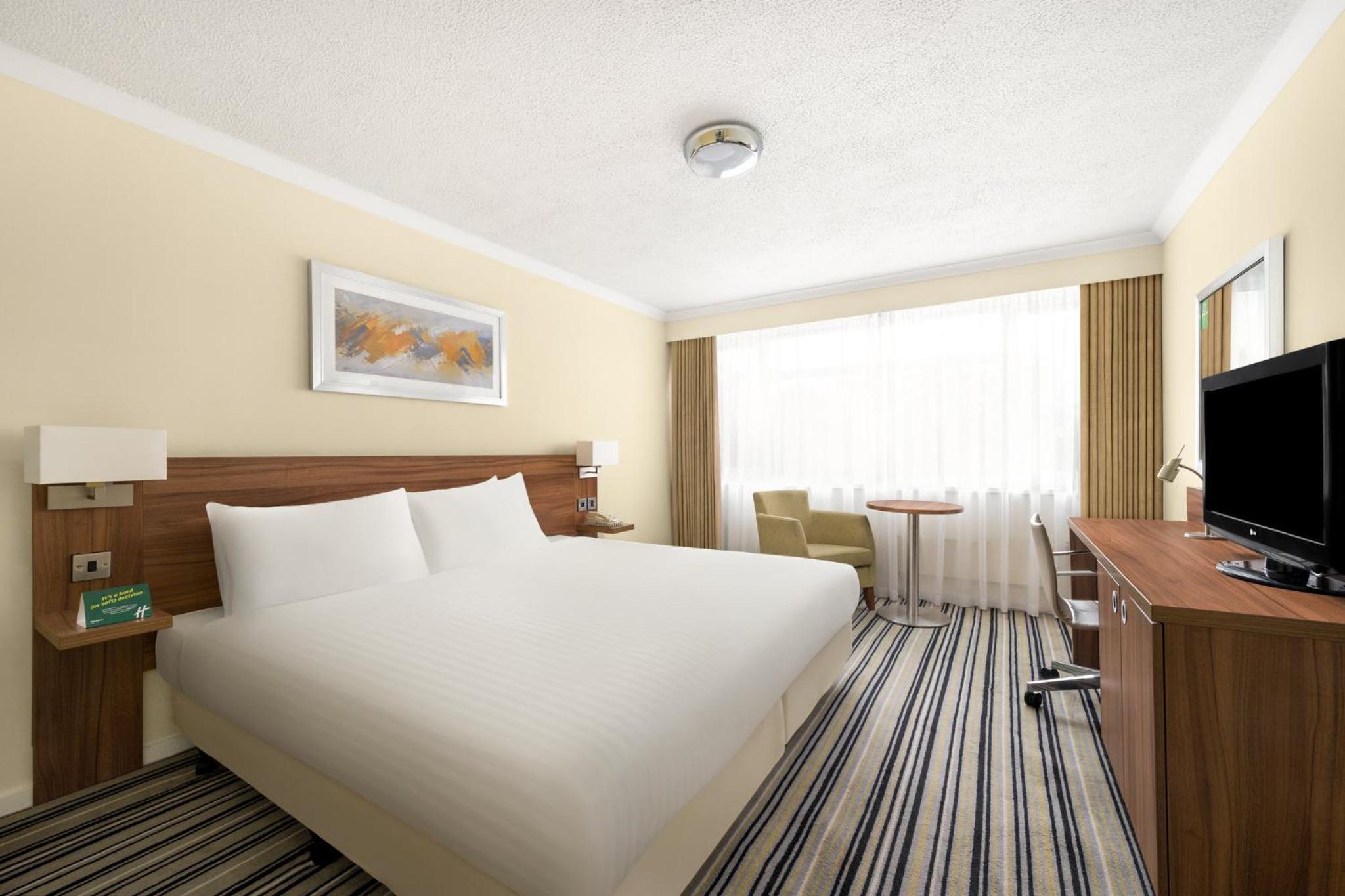 Double Room with Sofa Bed - Photo 6