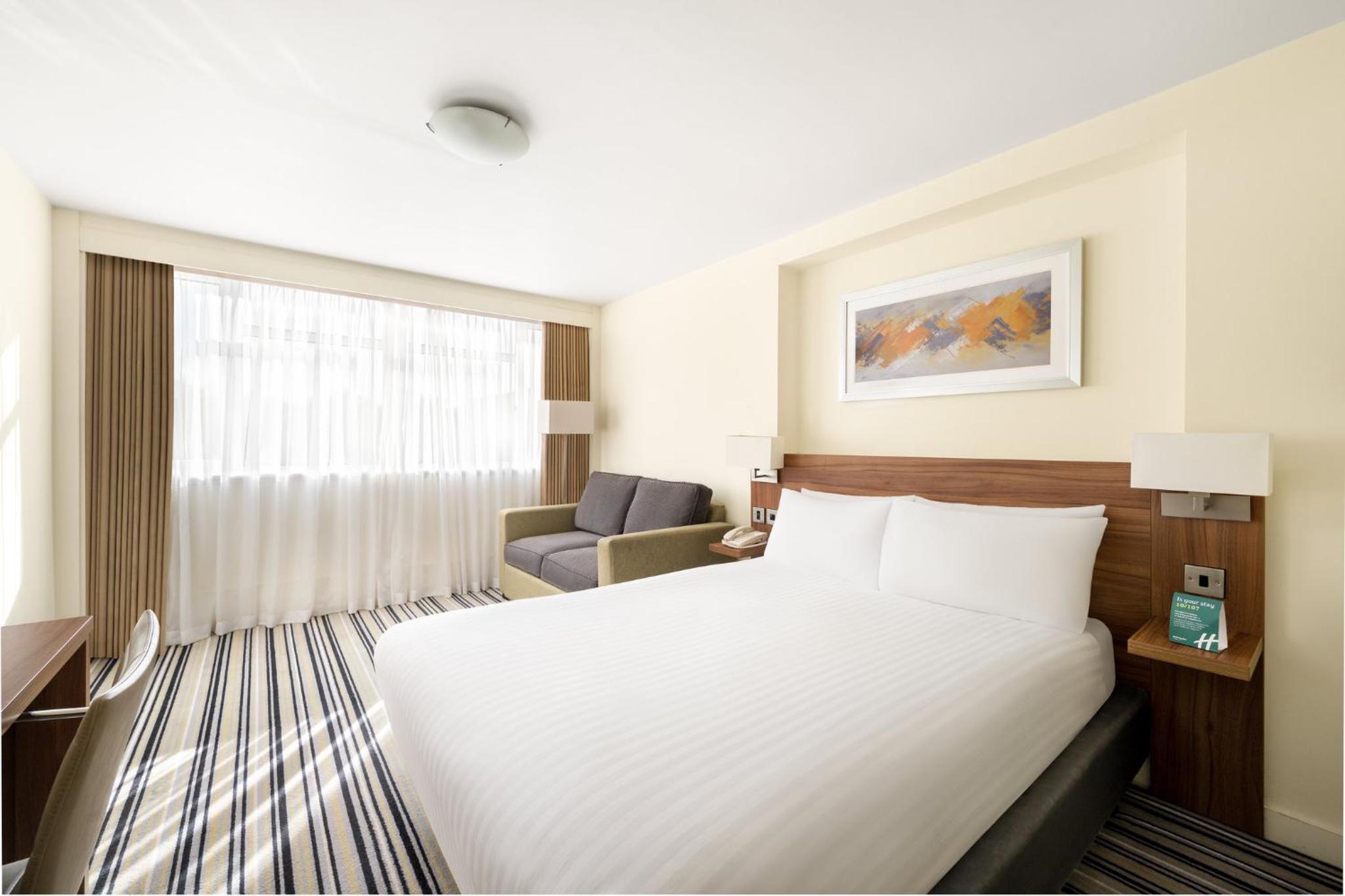 Premium Double Room with sofa bed - Photo 8