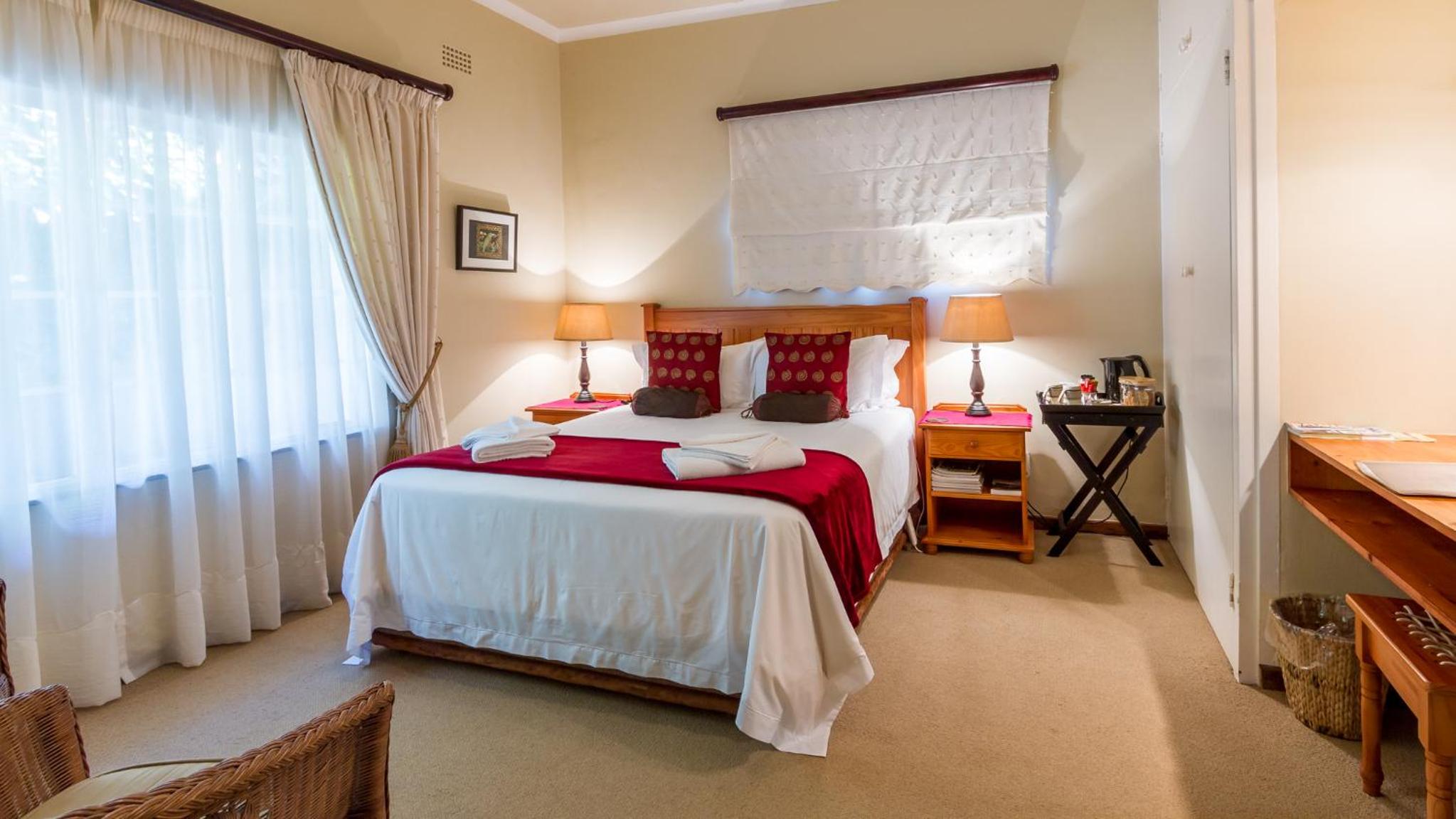 Deluxe Queen Room - Photo 1