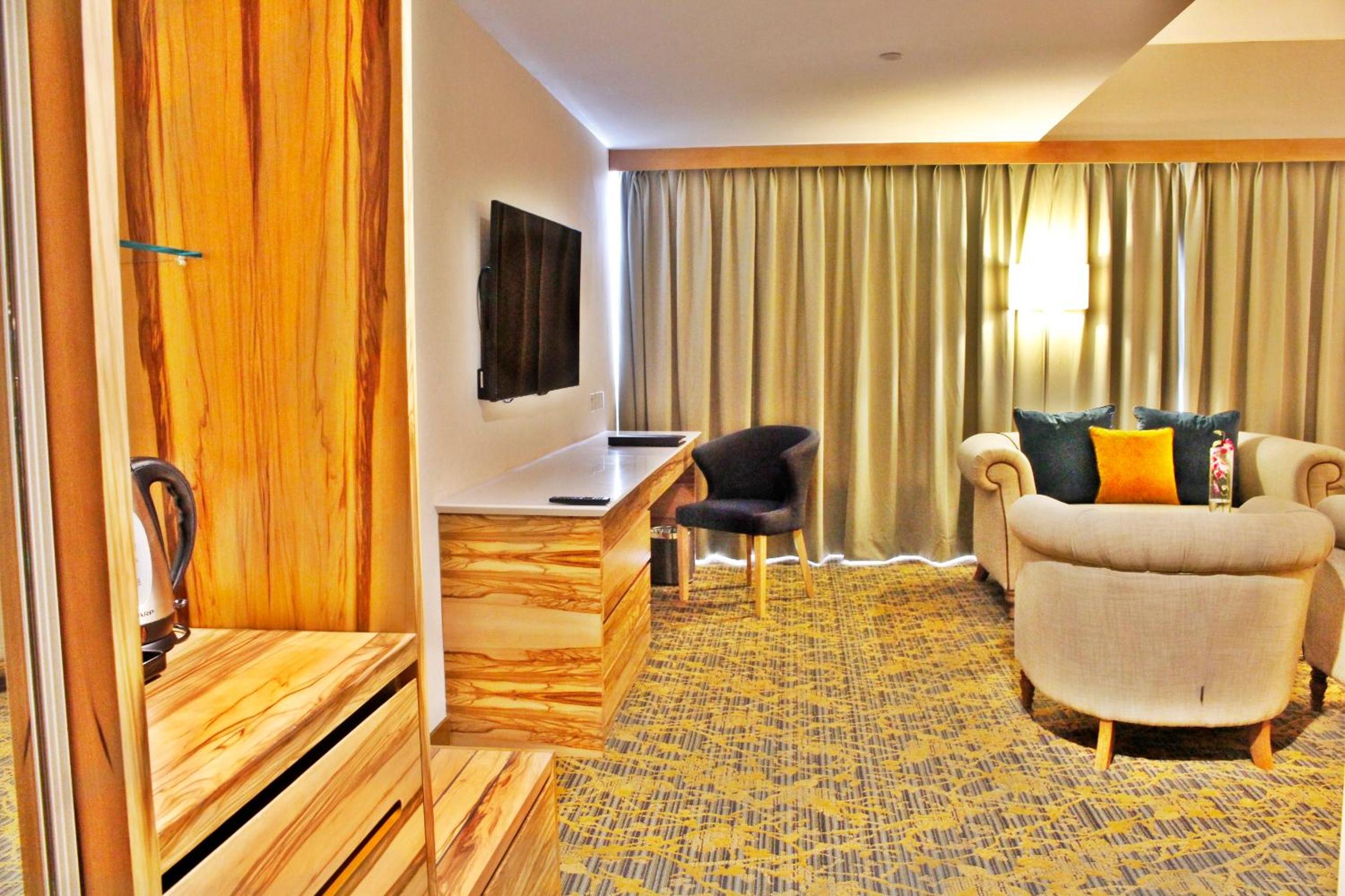 Premium Suite - Photo 3
