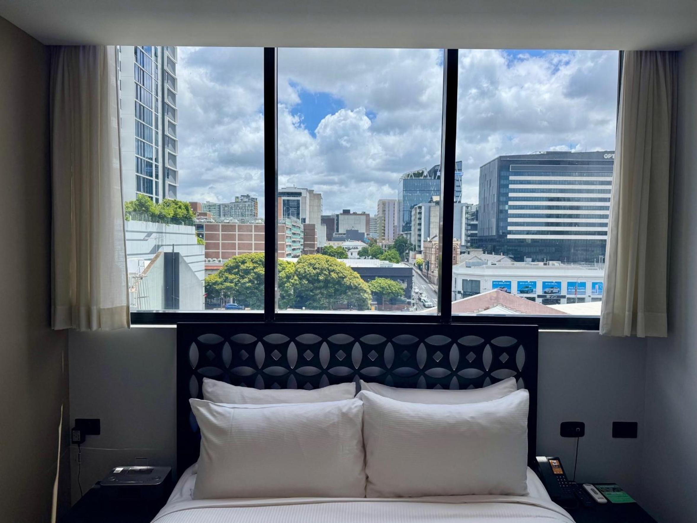 Hotel Queen Urban View with Free WIFI 