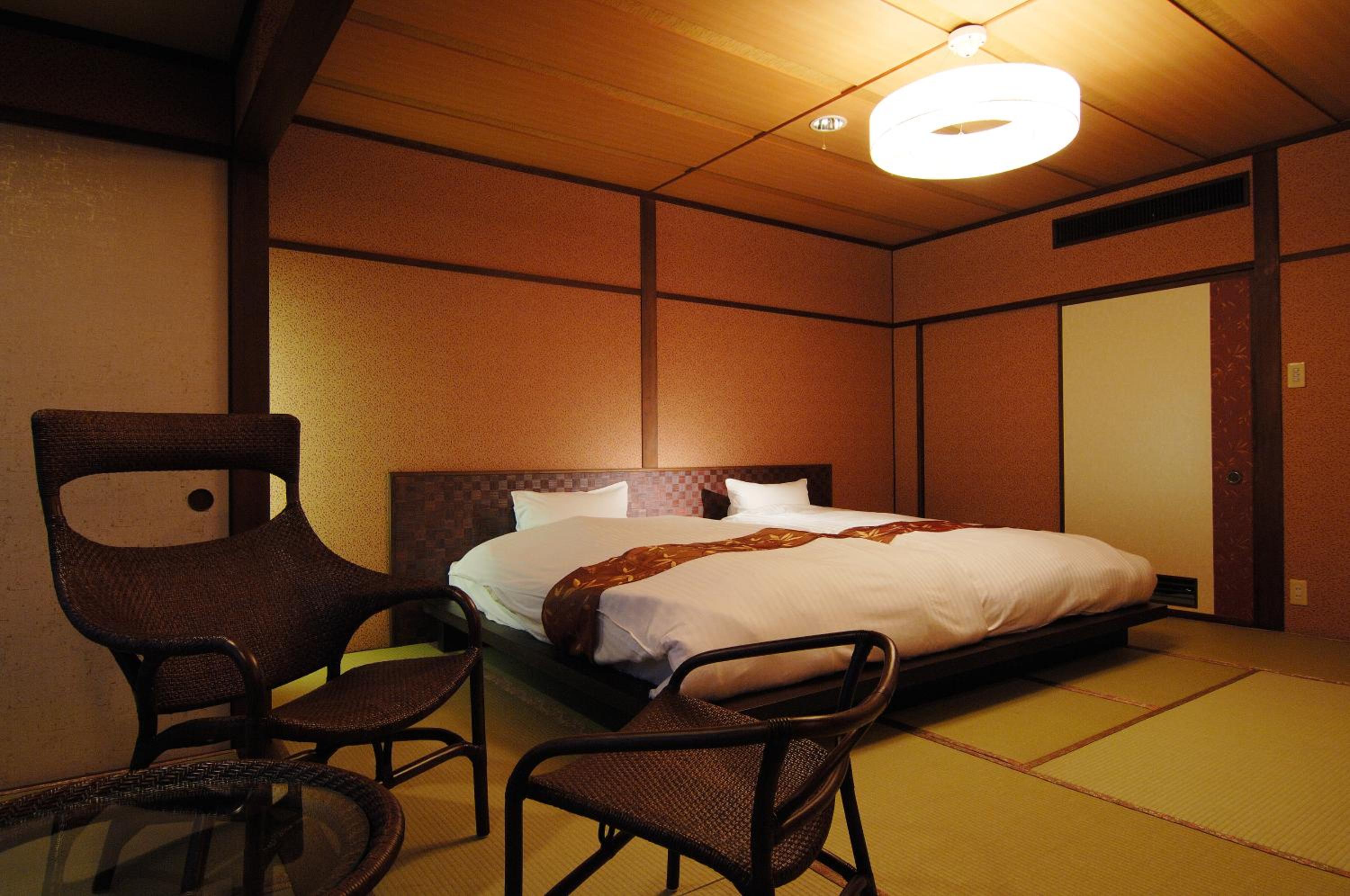 Twin Room with Tatami Area - Non-Smoking photo 2
