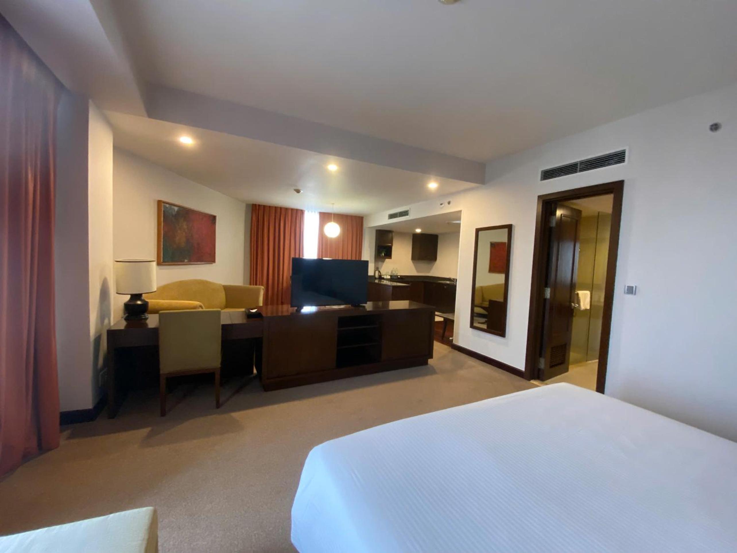 Executive Suite photo 2