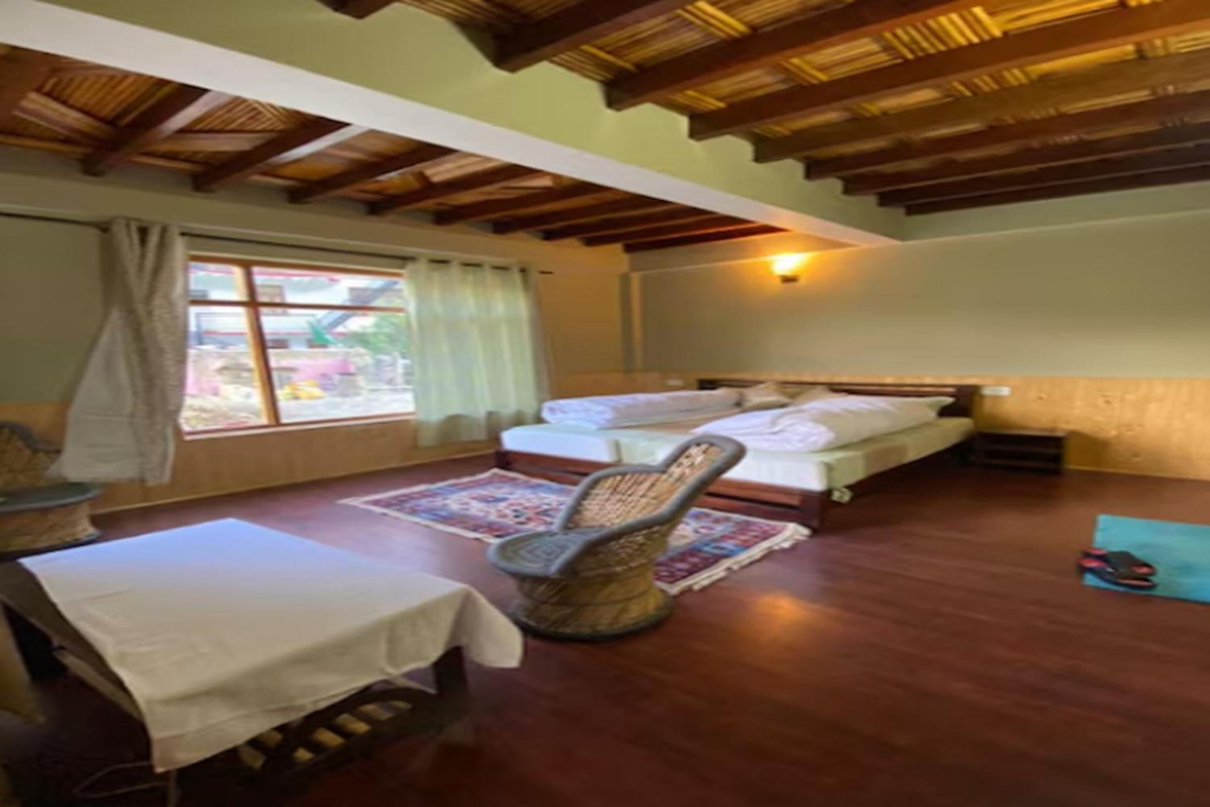 Standard Double Room with Shared Bathroom photo 3