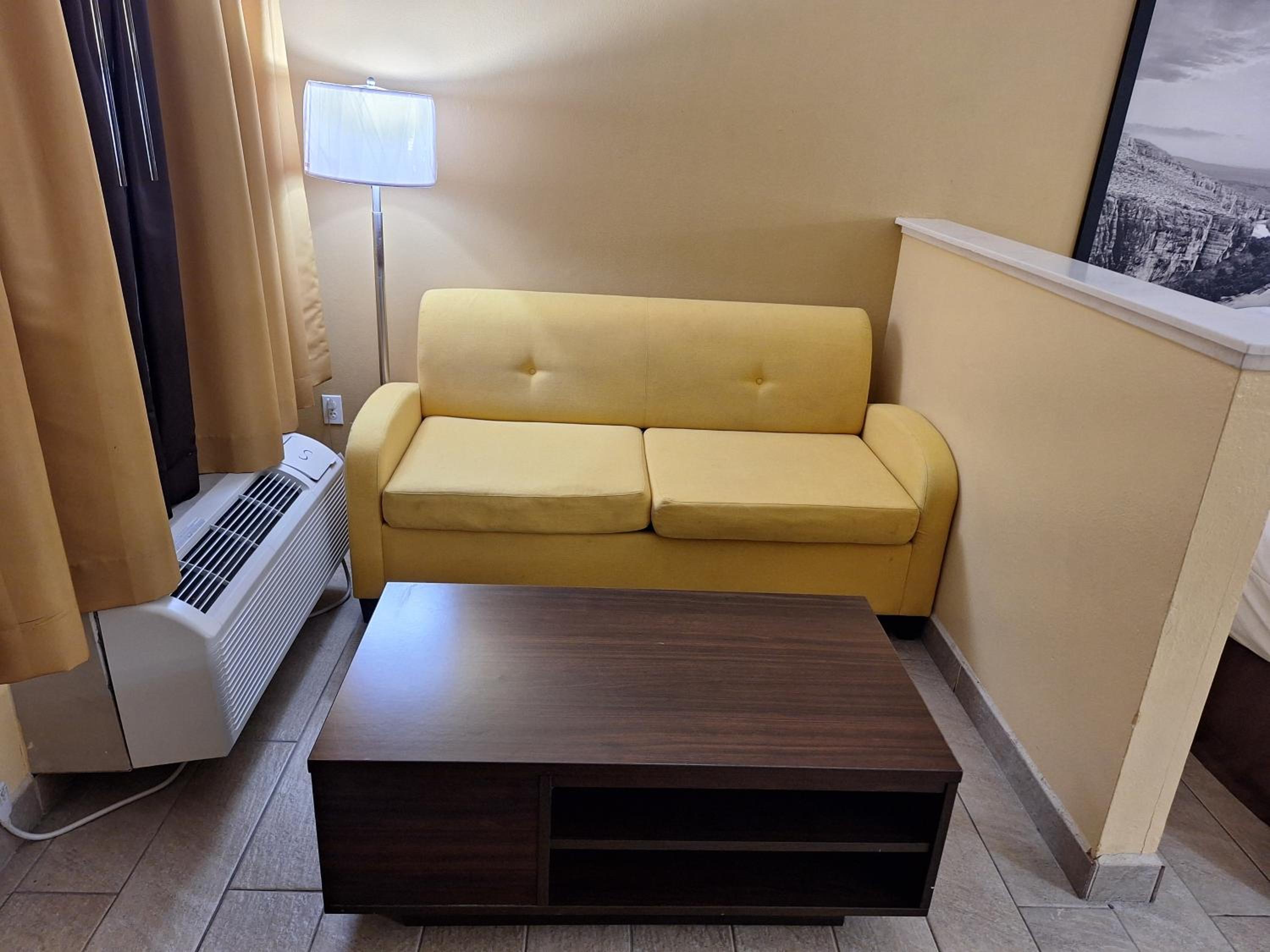 Queen Room with Two Queen Beds and Sofa Bed - Non-Smoking - Photo 11