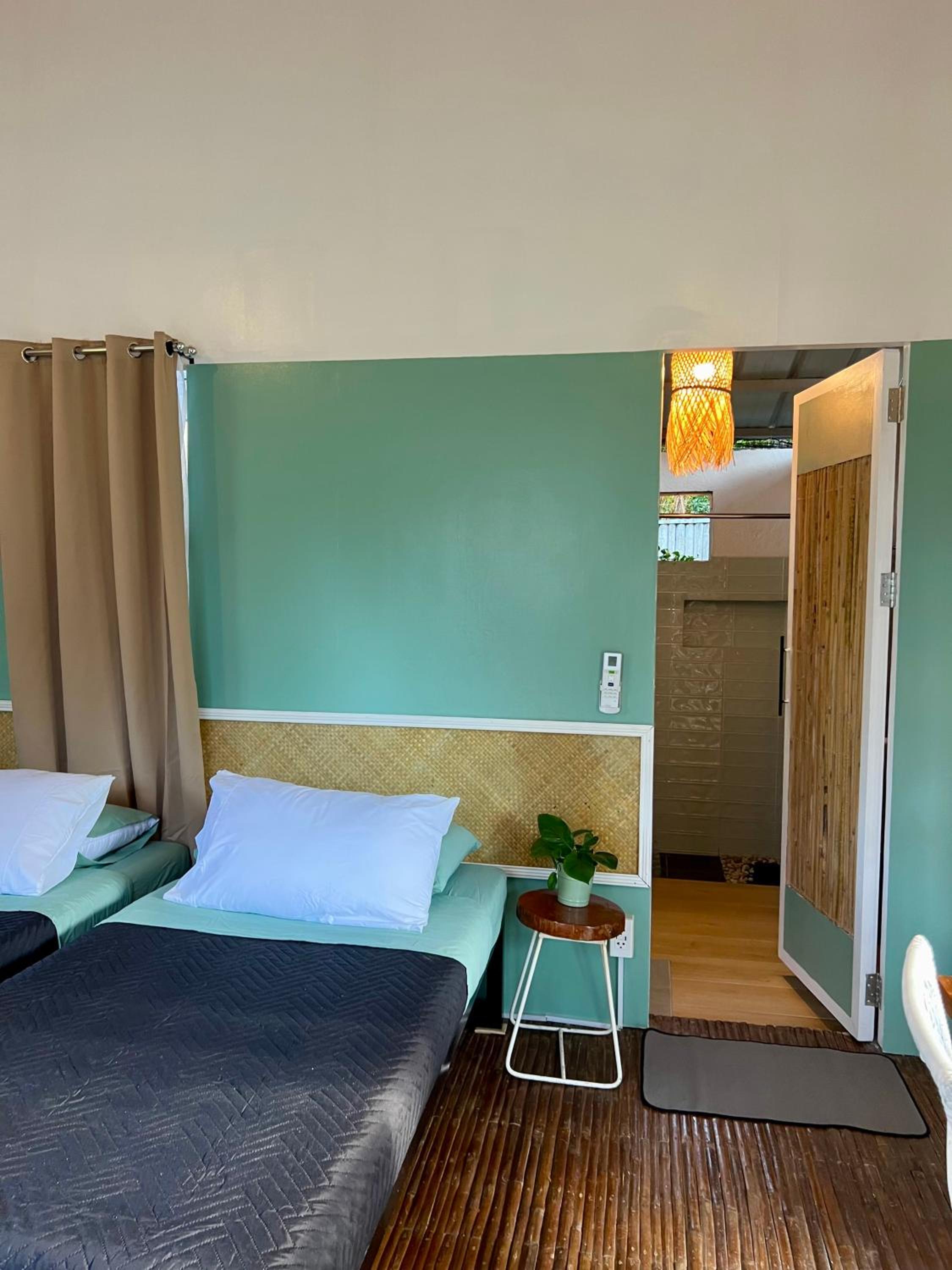 Deluxe Double Room (2 Adults + 1 Child) photo 2