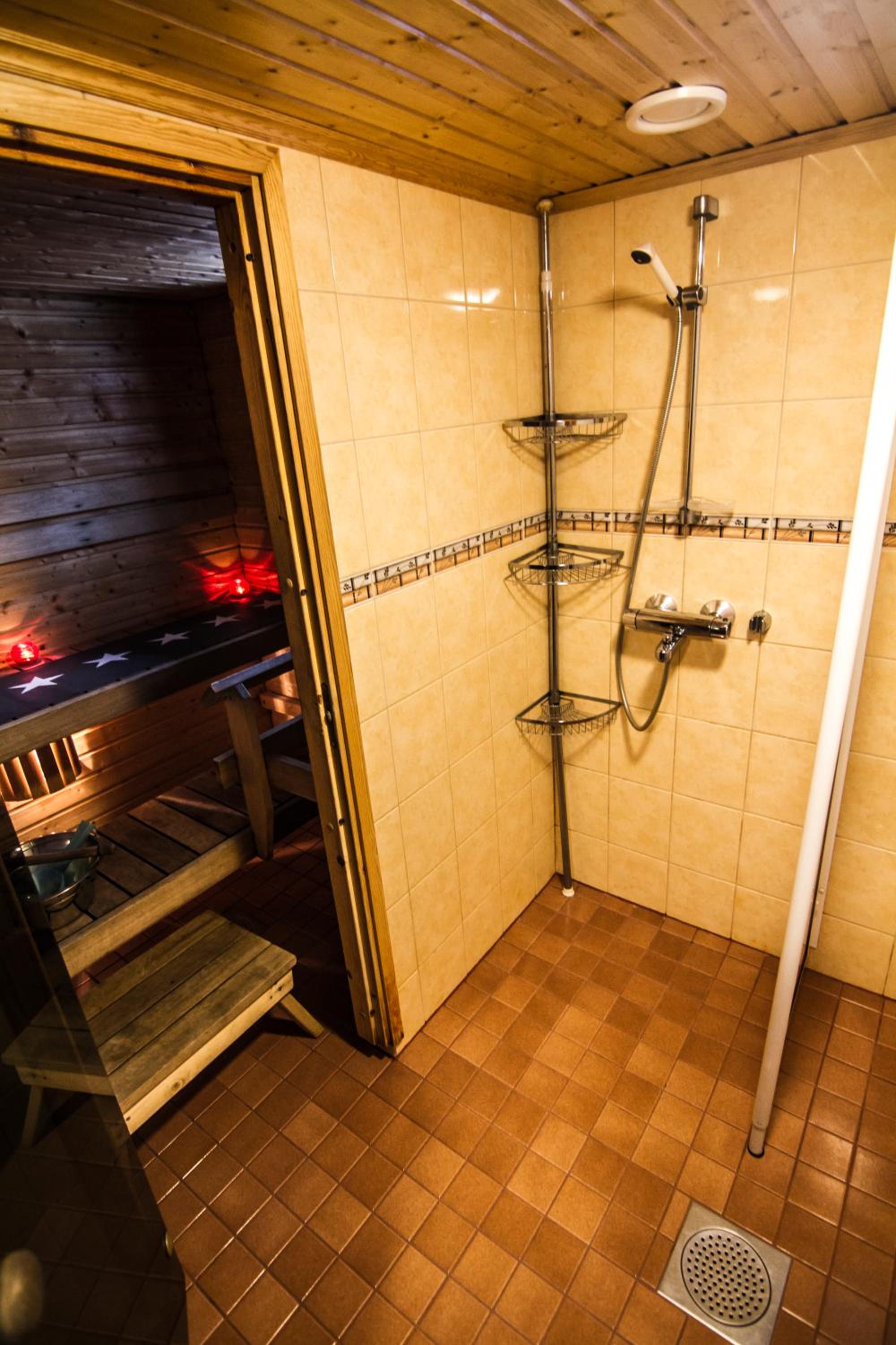 Large Cottage with Sauna - Tähti - Photo 7