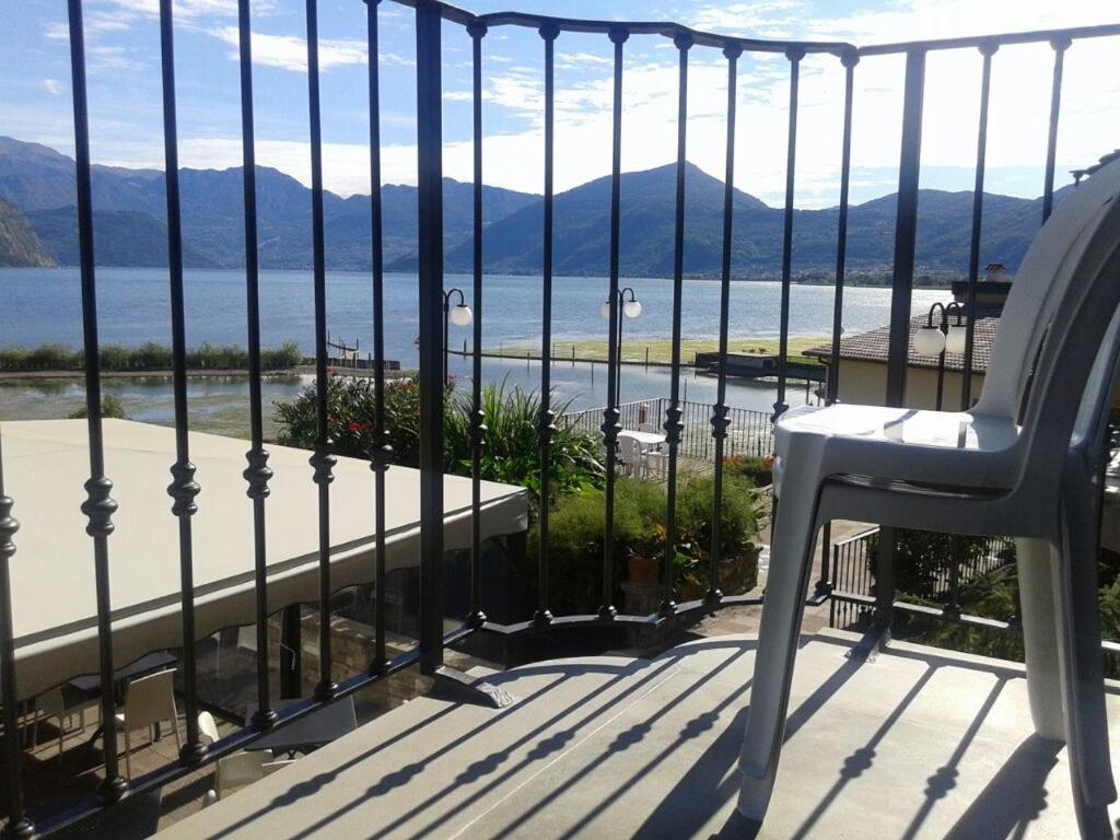 Double Room with Lake View - Photo 2