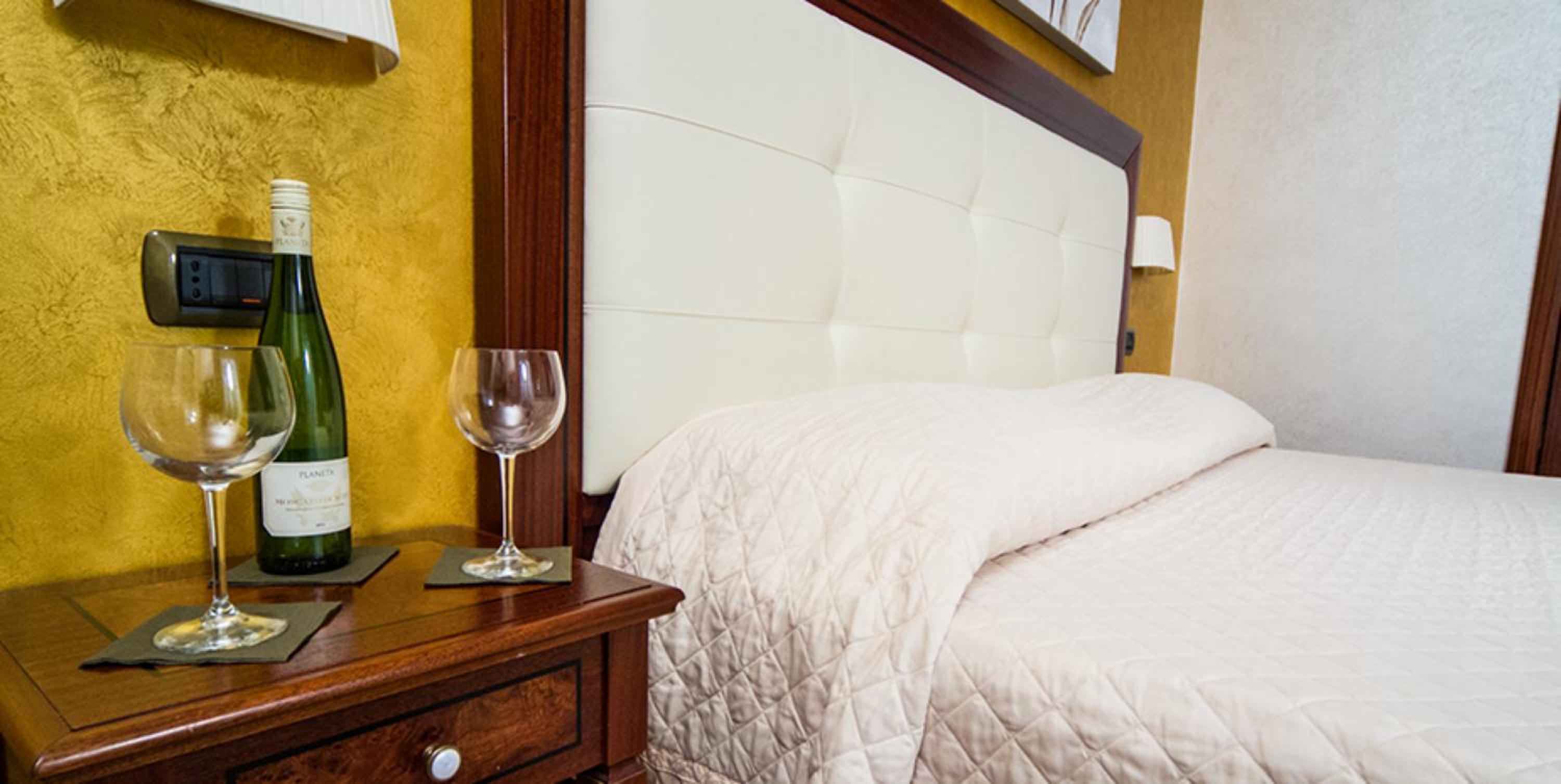 Superior Double or Twin Room - Photo 5