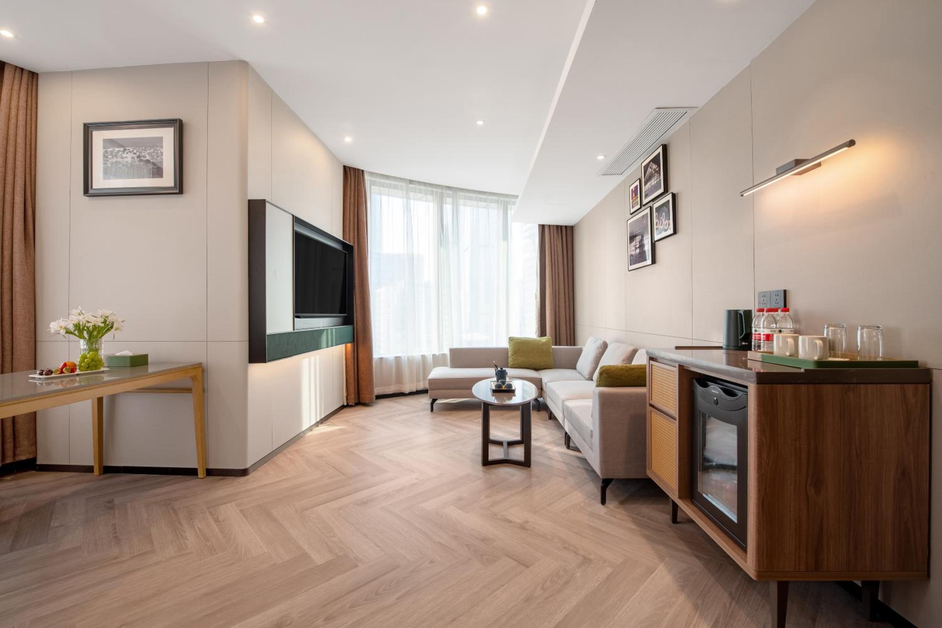 One-Bedroom Suite with IFC Tower View