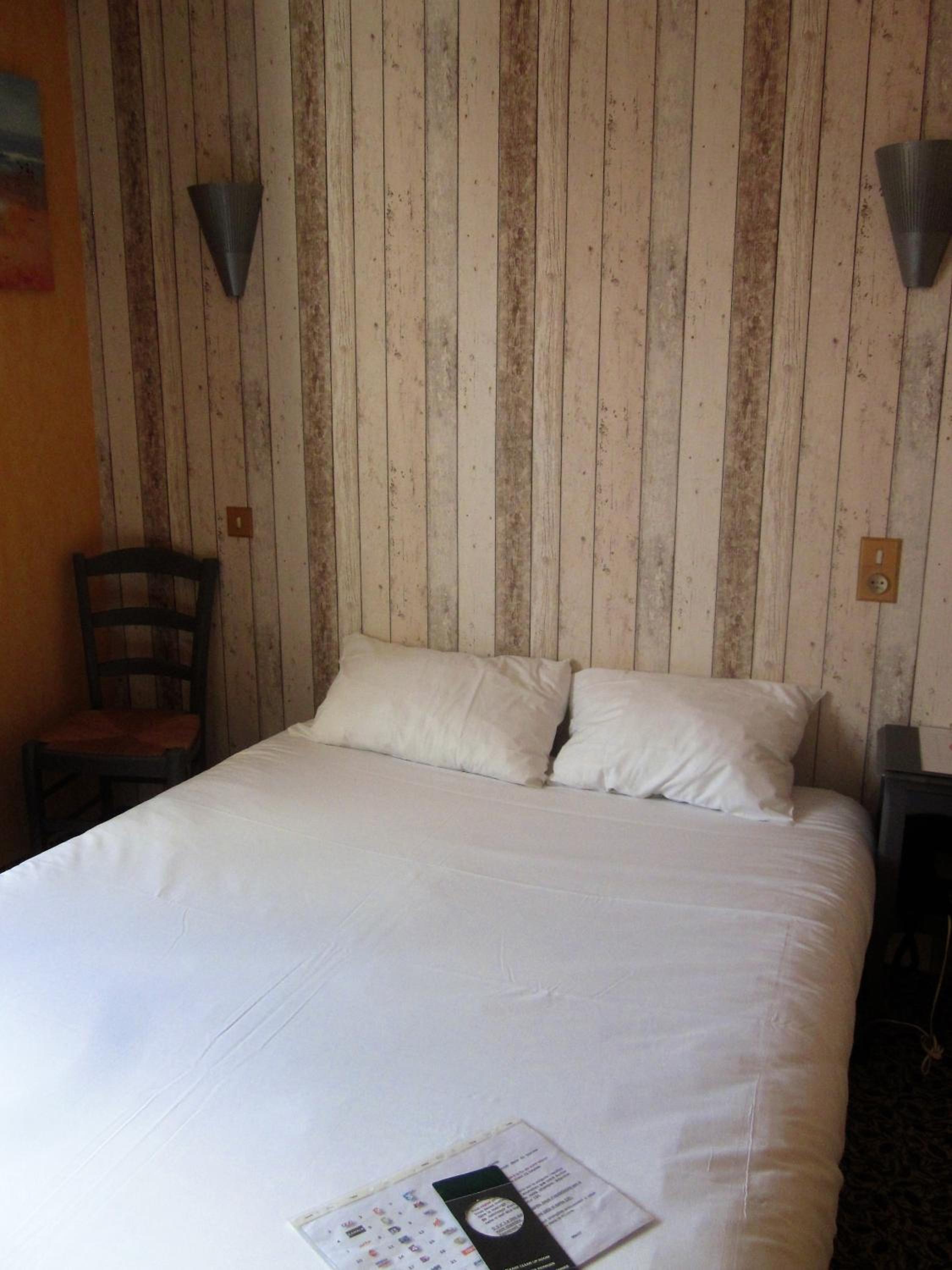 Double Room with Street View - Photo 6